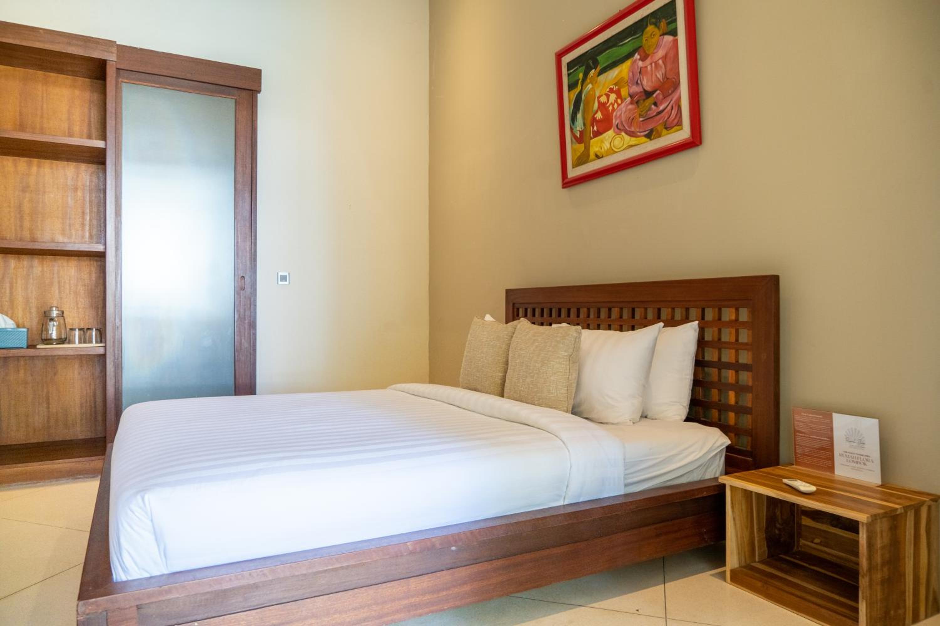 Three-Bedroom Villa photo 2