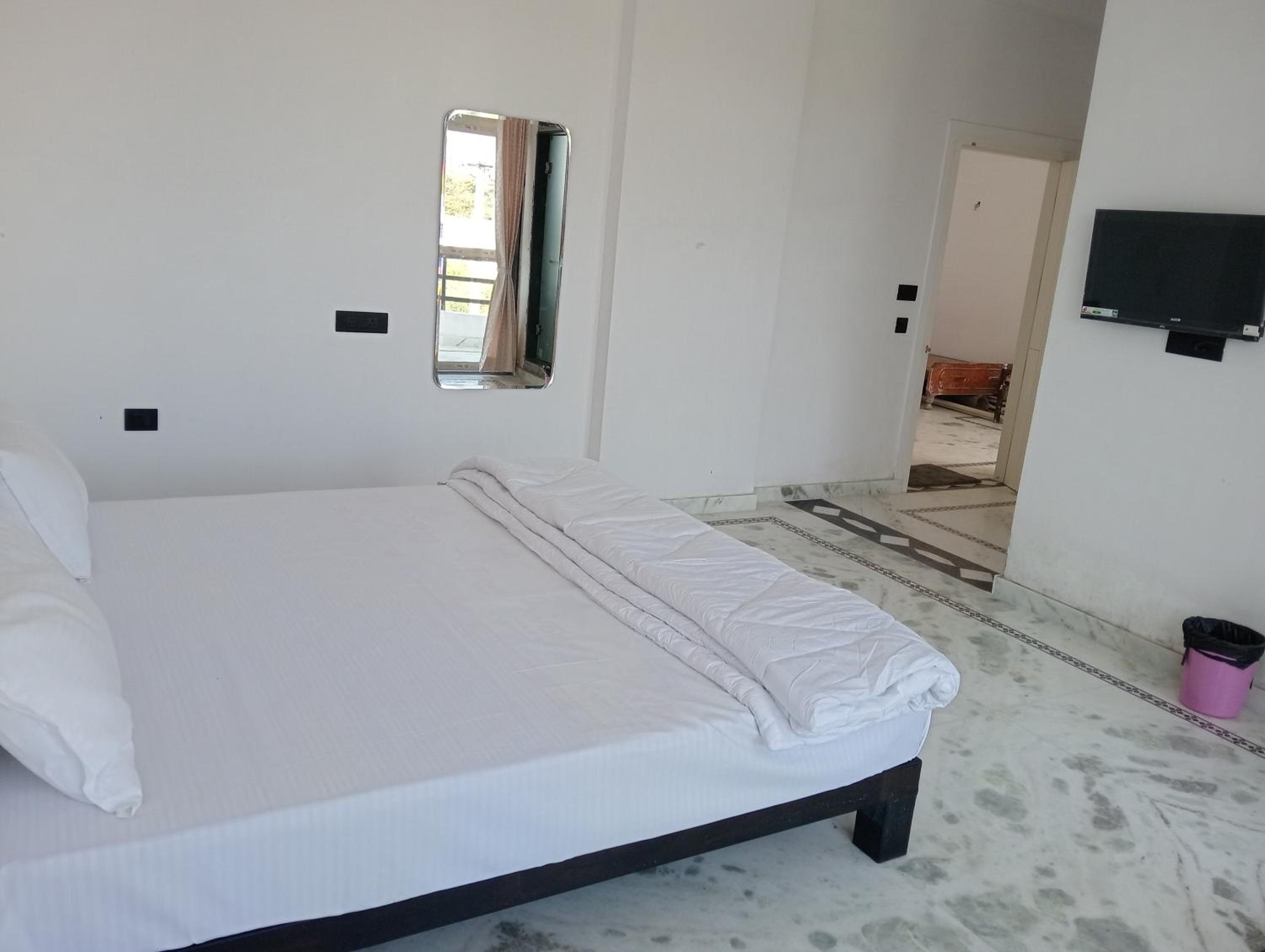 Deluxe Double Room photo 2