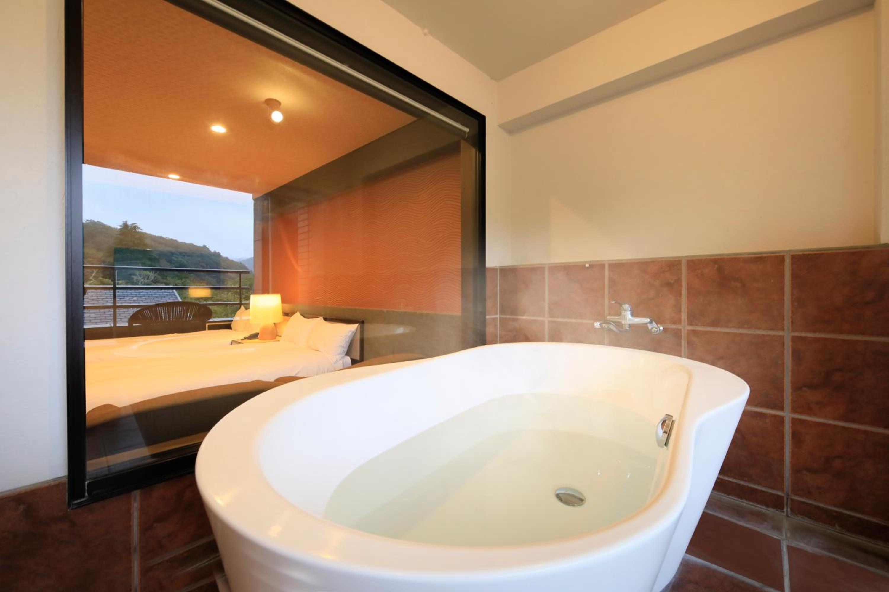 Twin Room with Open-Air Bath - Photo 5