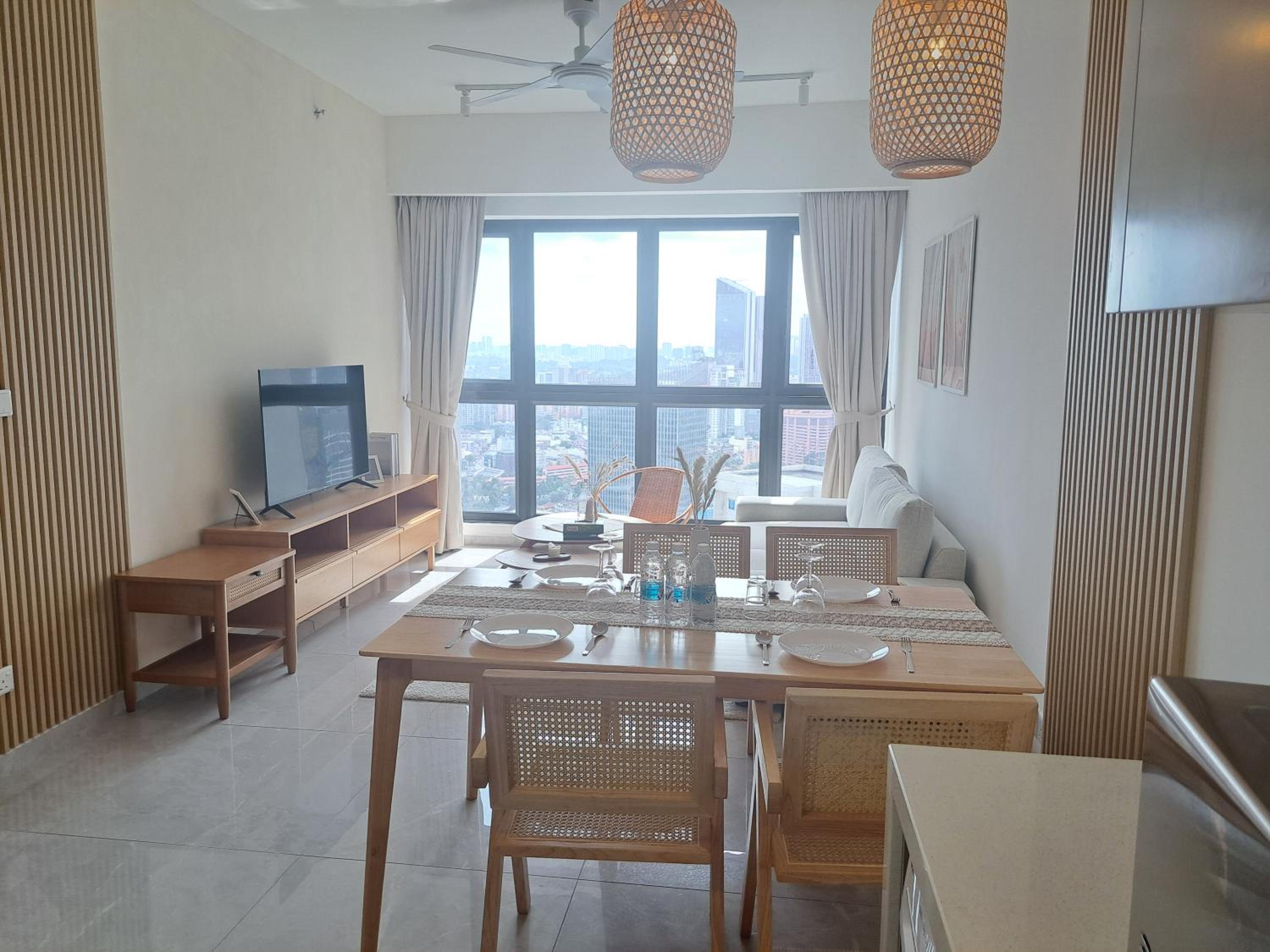 Superior Apartment With City View