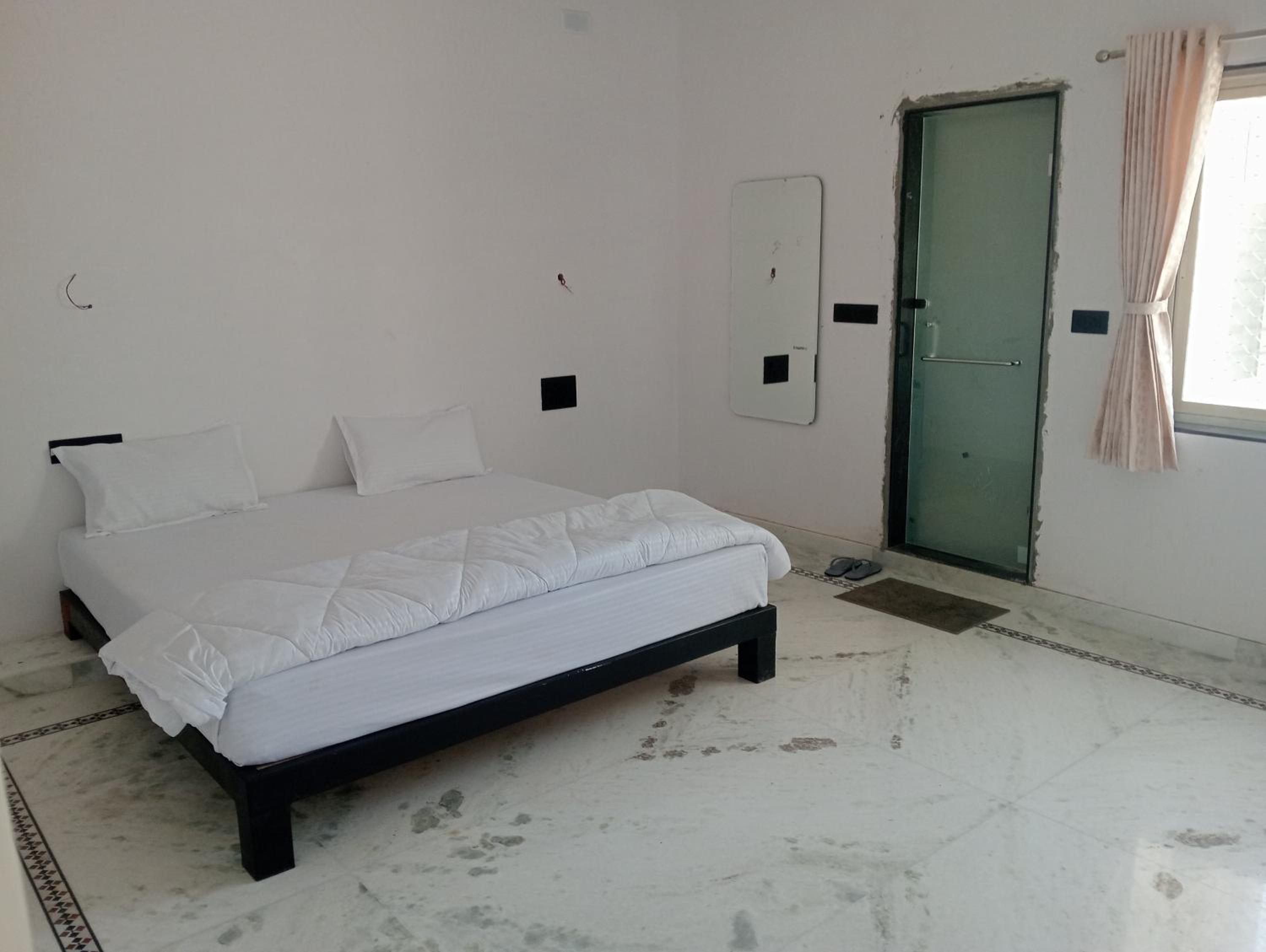 Deluxe Double Room photo 3