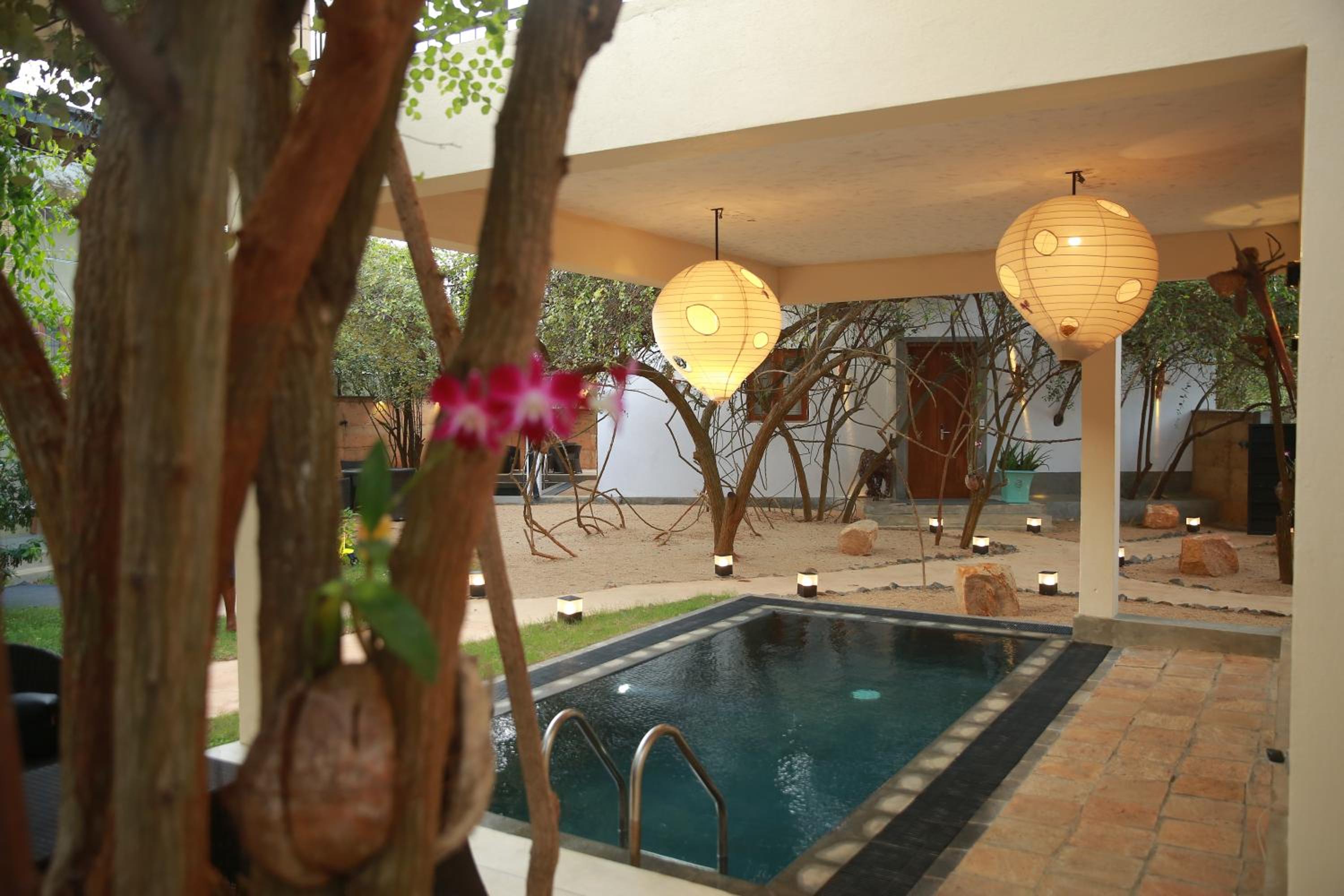 Executive Villa with Rooftop Jacuzzi and Pool - Photo 27