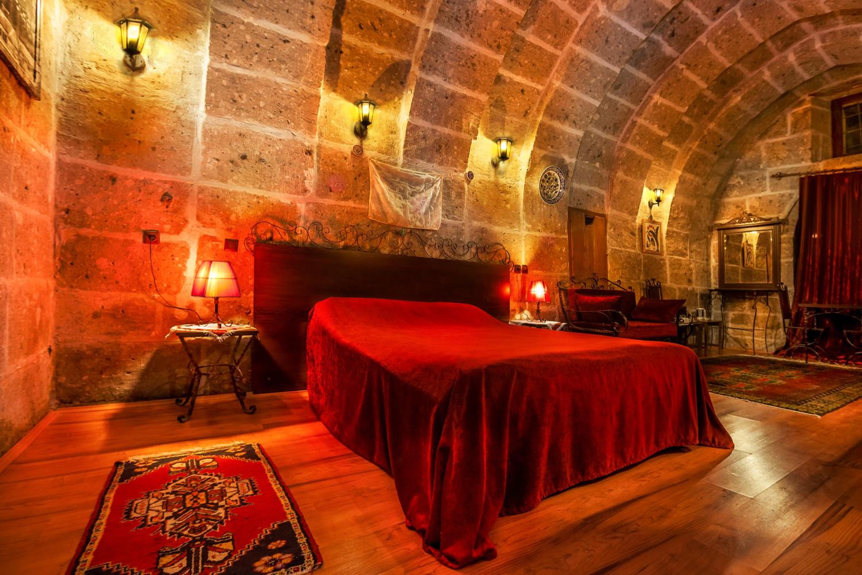 Deluxe Double or Twin Cave Room - Photo 16