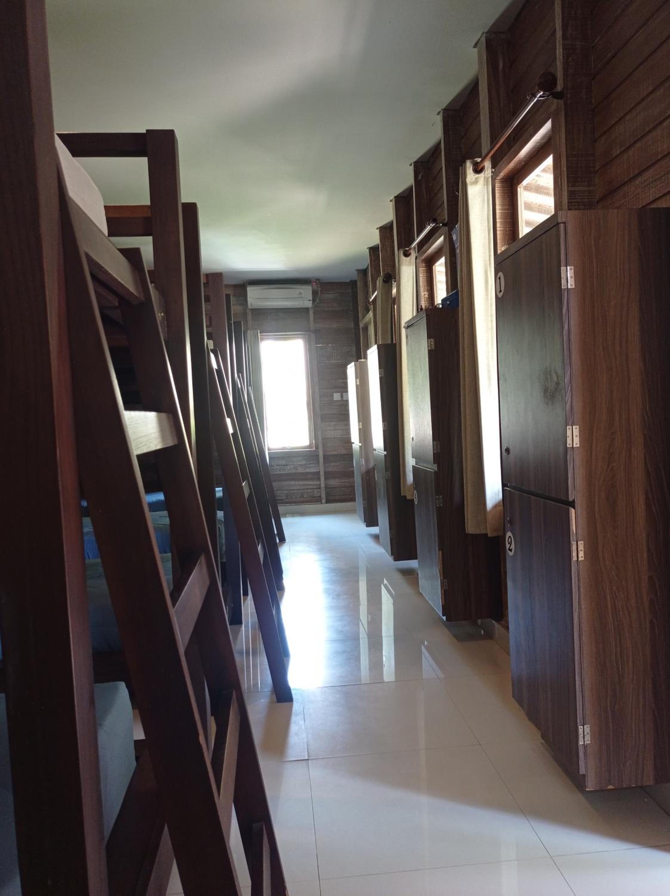 8-Bed Mixed Dormitory Room photo 2