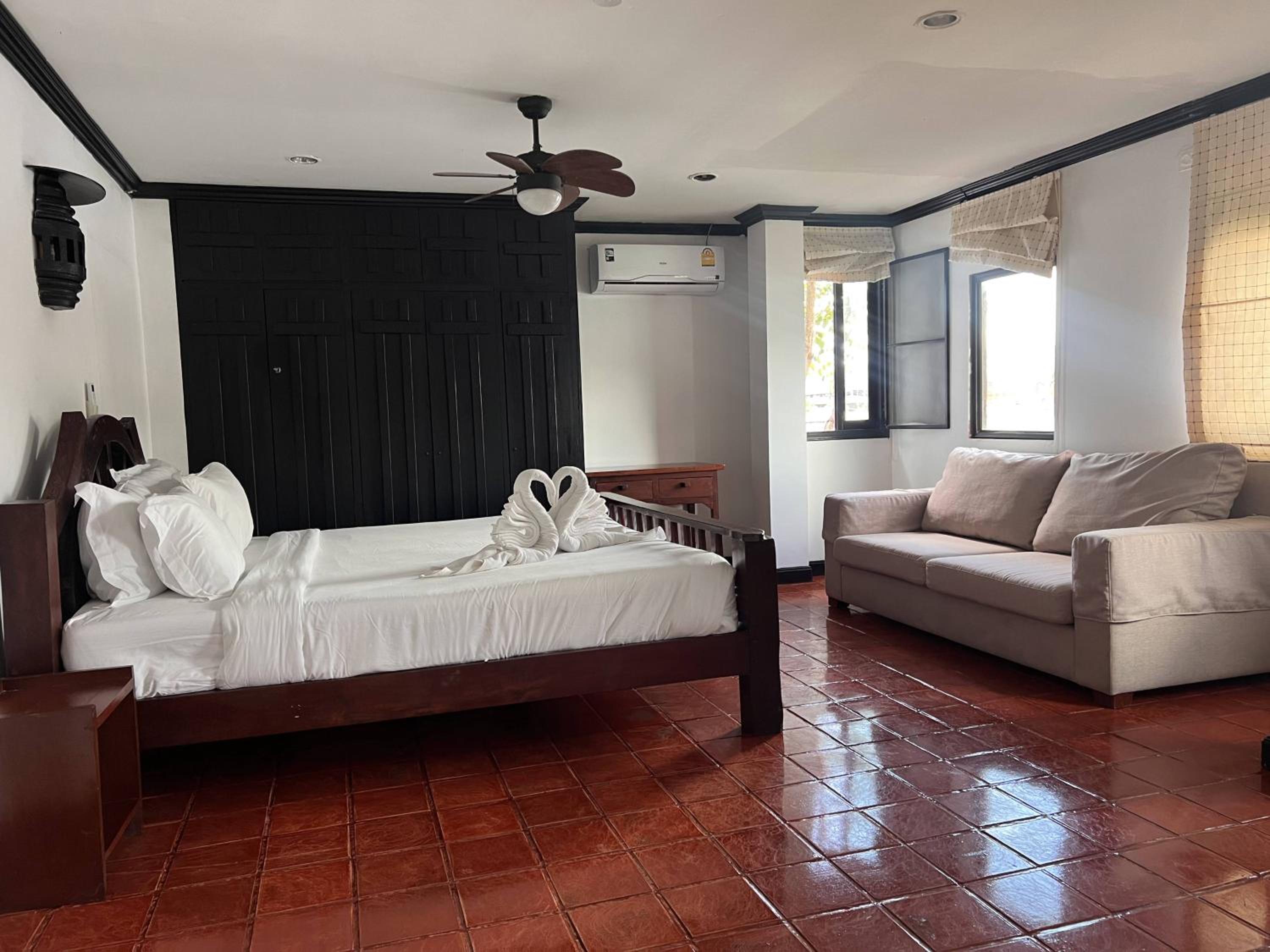 Duplex Suite - Photo 13