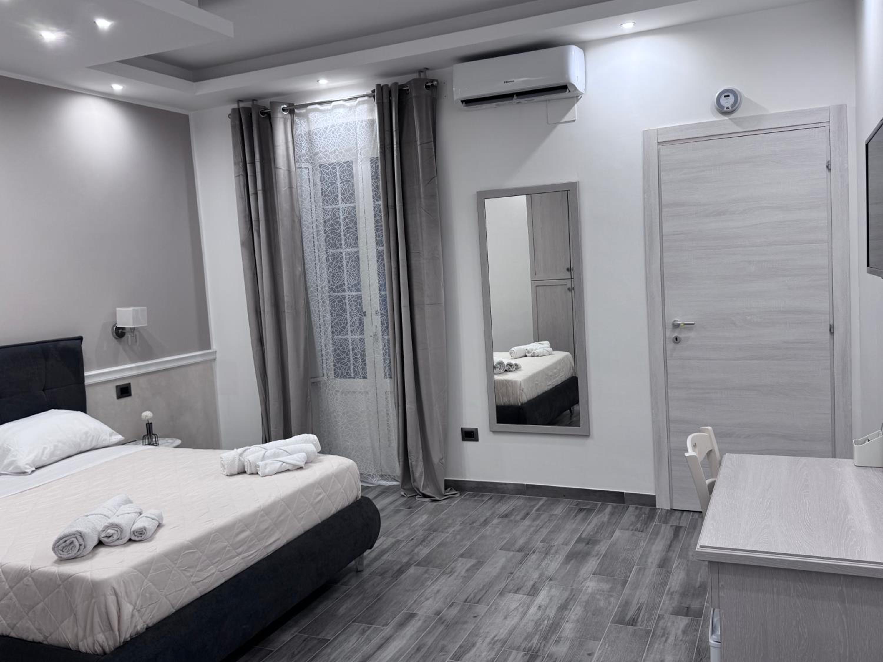 Deluxe Queen Room