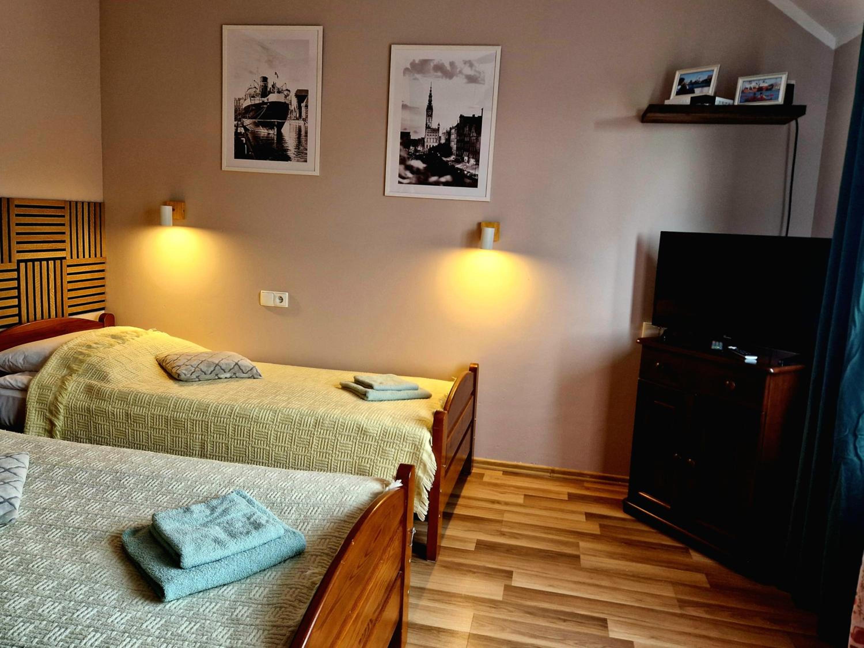 Double or Twin Room - Photo 8