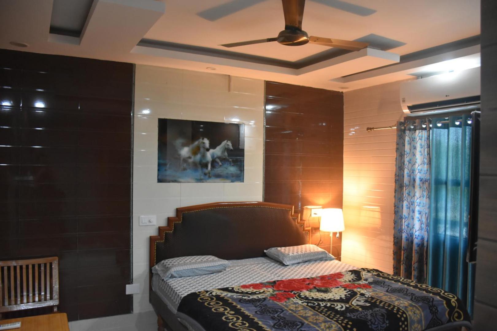 Double Room with Private Bathroom - Photo 6