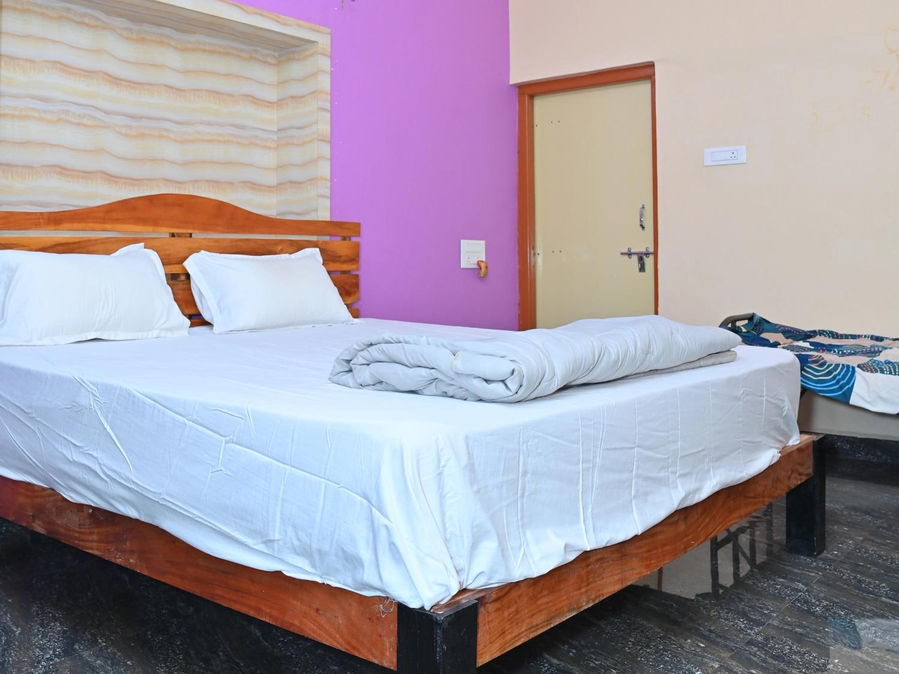 Double Room with Private Bathroom photo 1