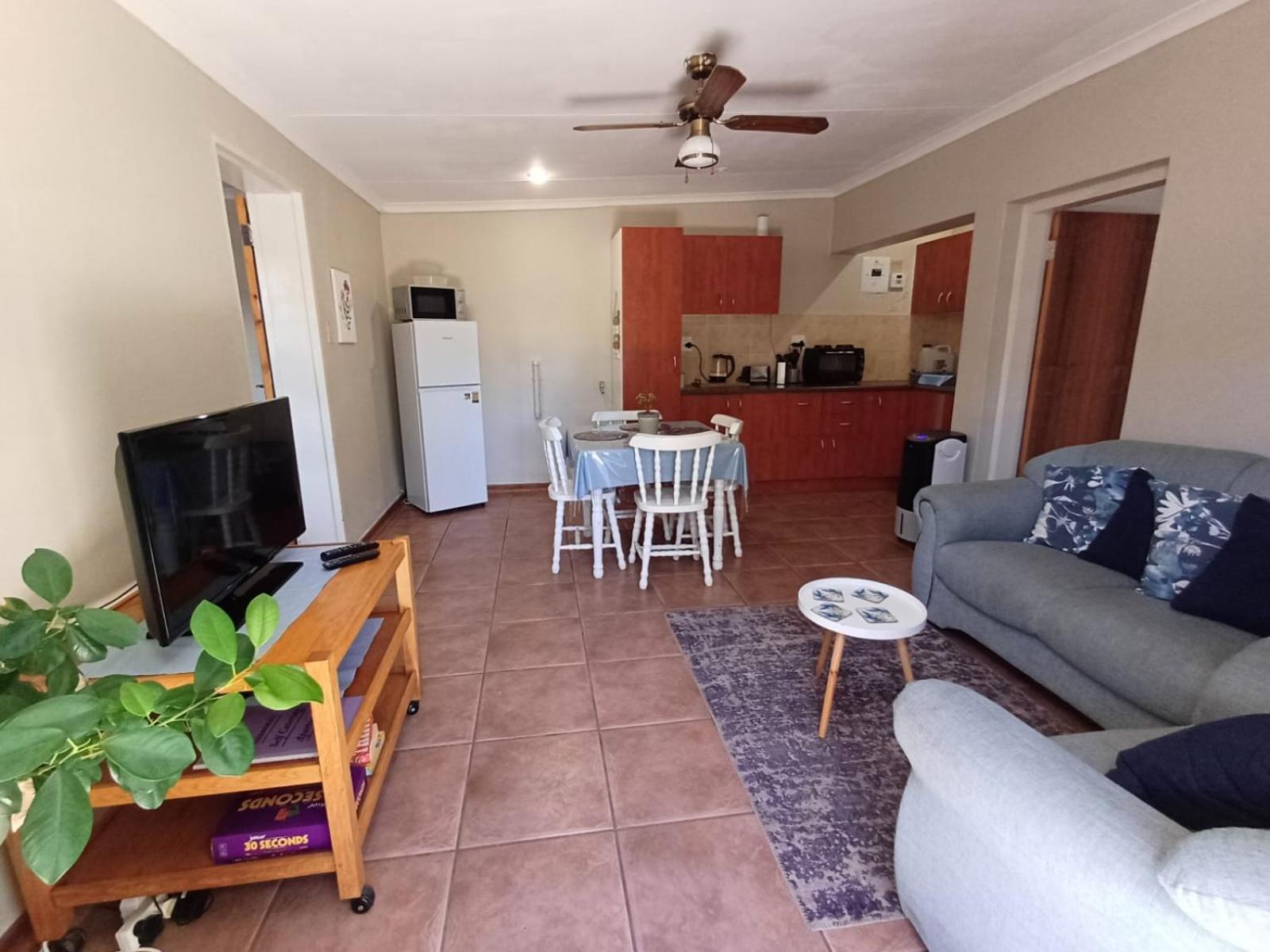Two-Bedroom Apartment - Photo 5