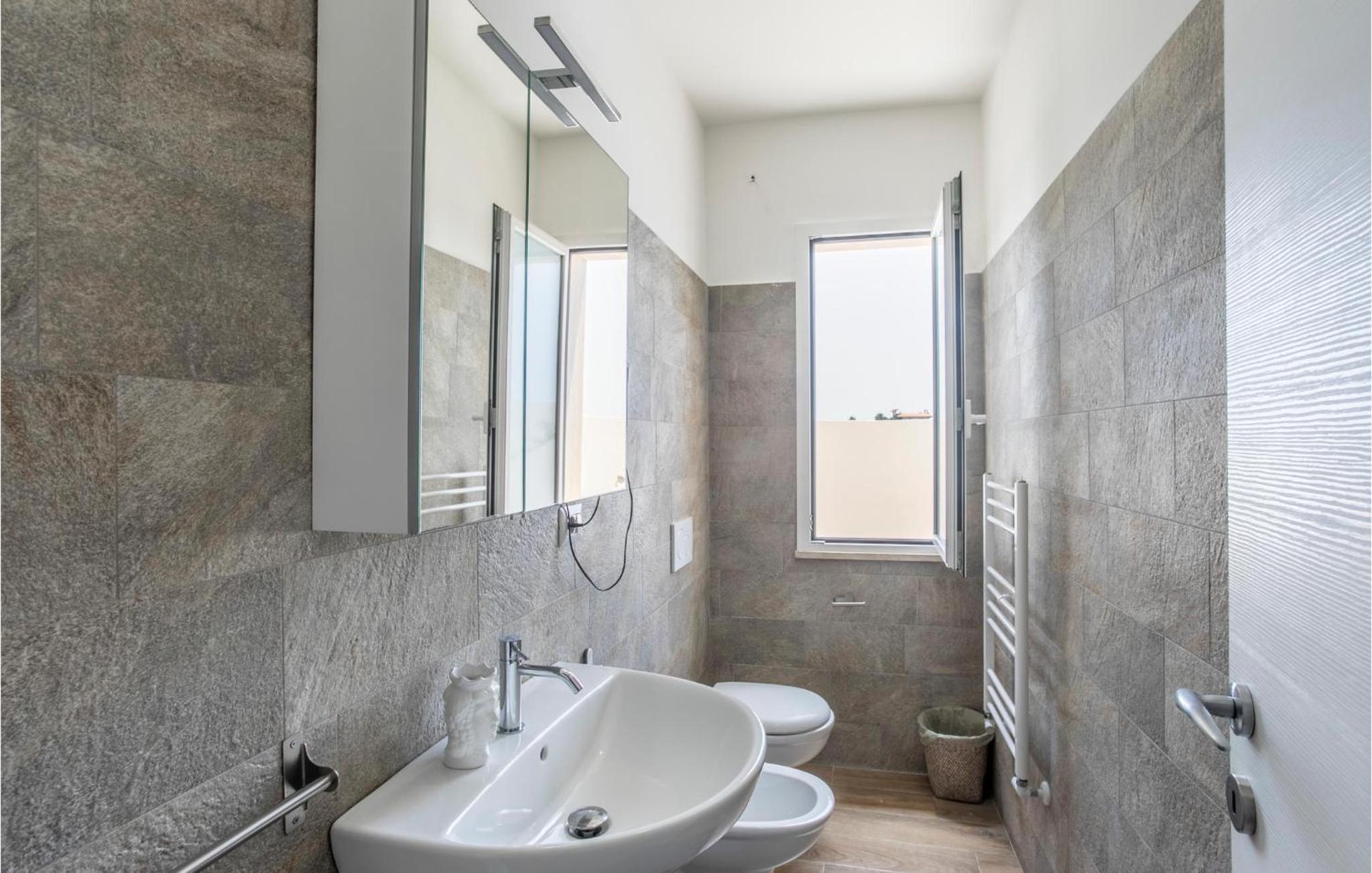 Four-Bedroom Vacation Home photo 2