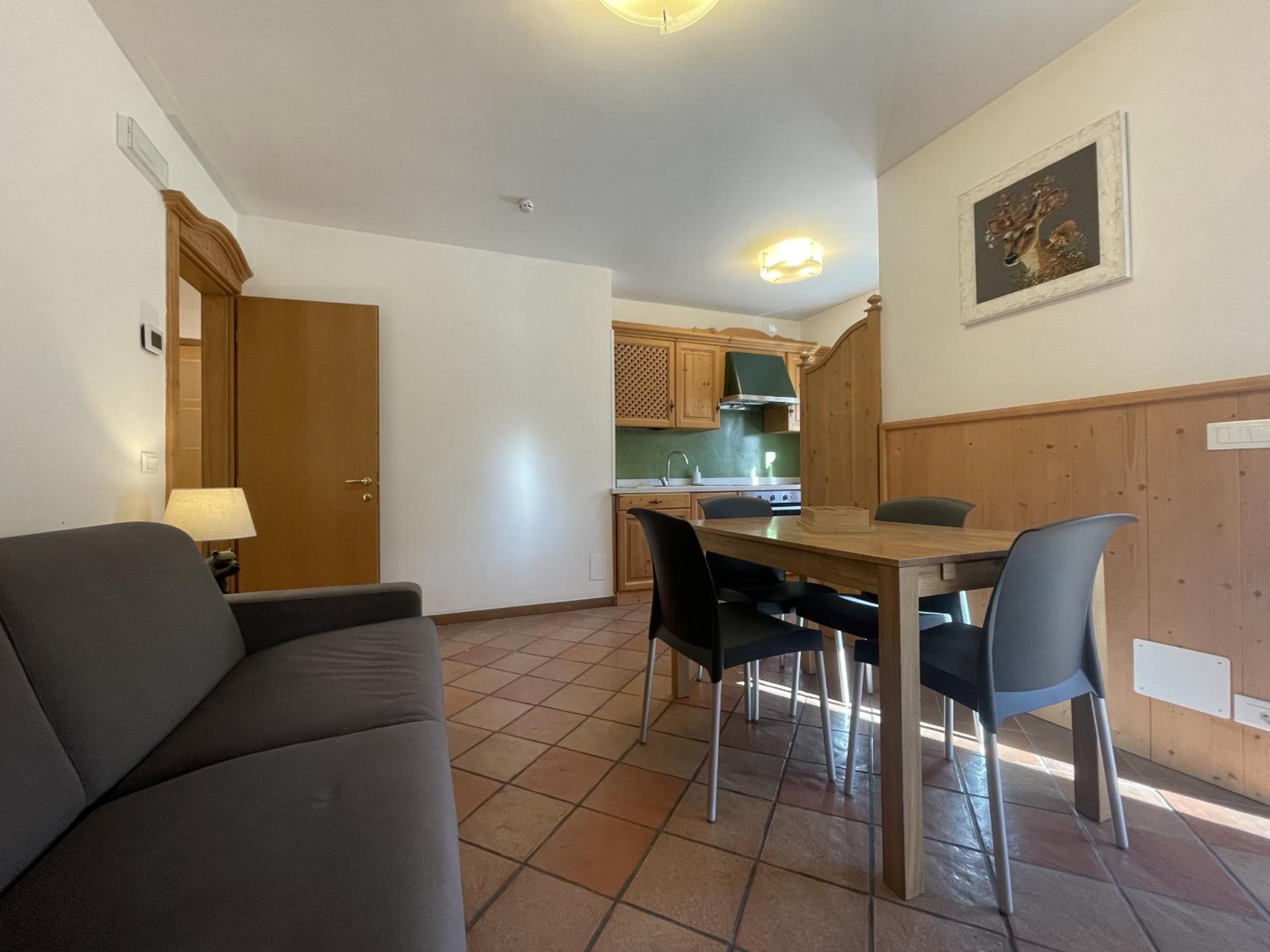 Apartment with Balcony photo 3