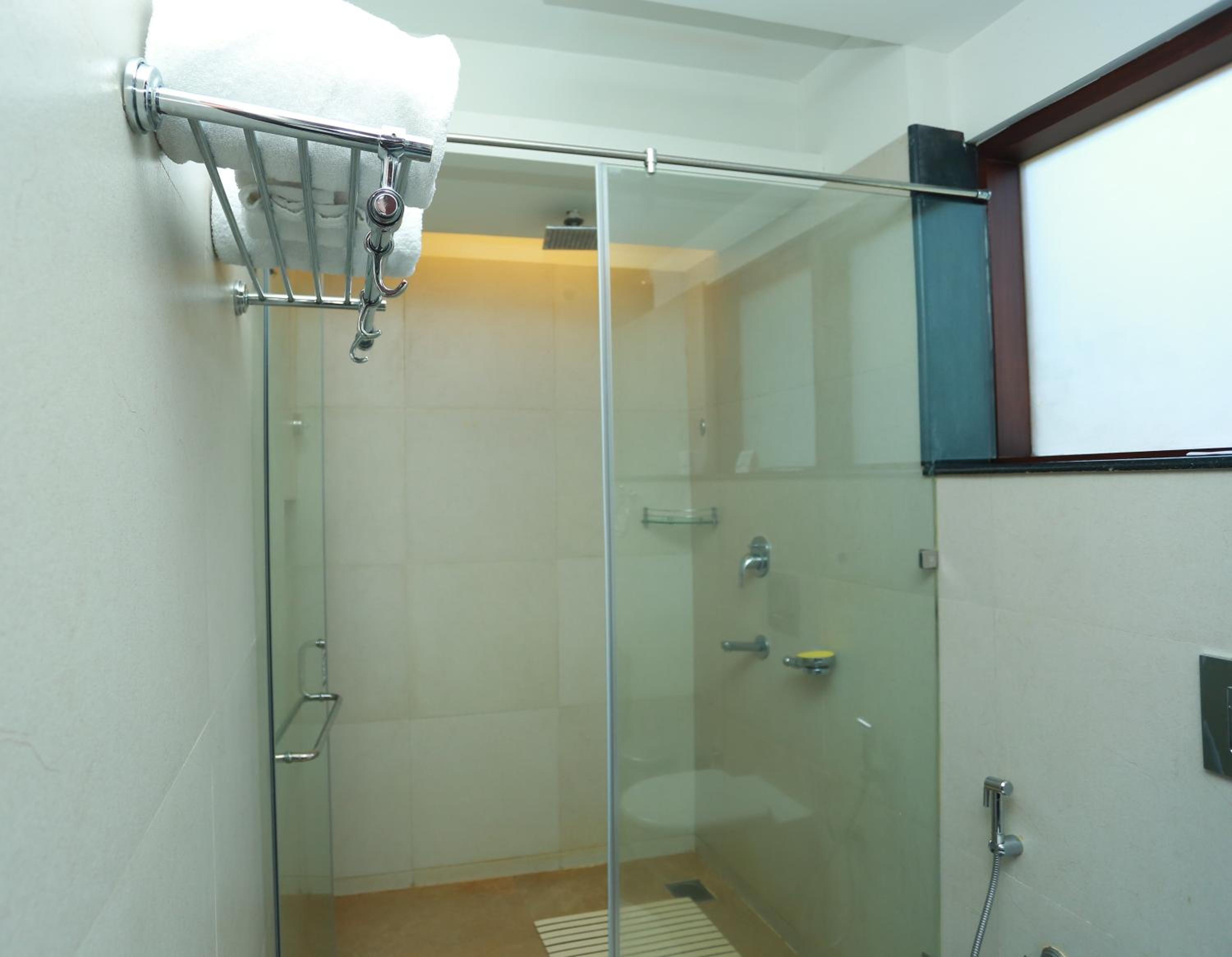 Premium Suite - Photo 3