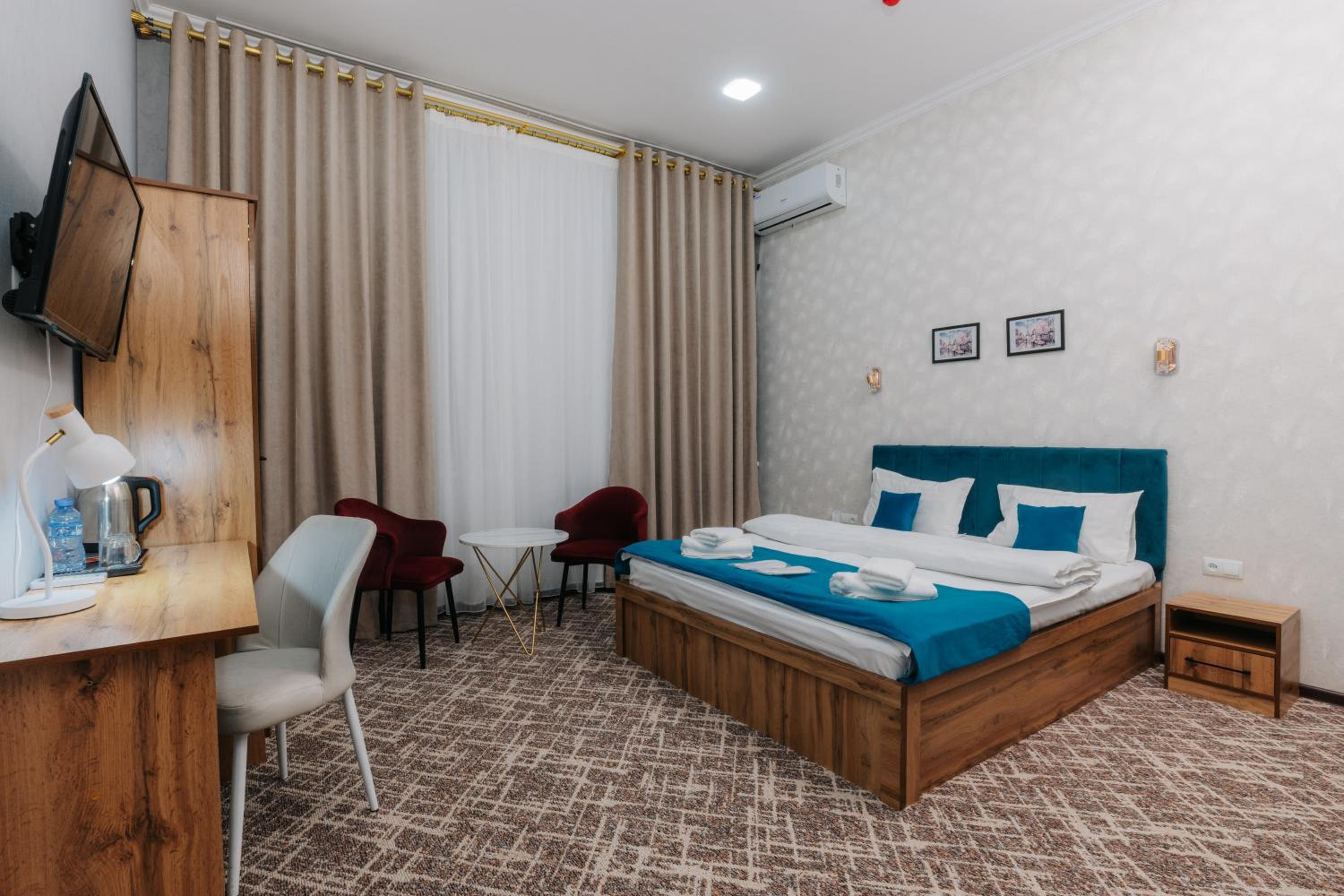 Deluxe King Room