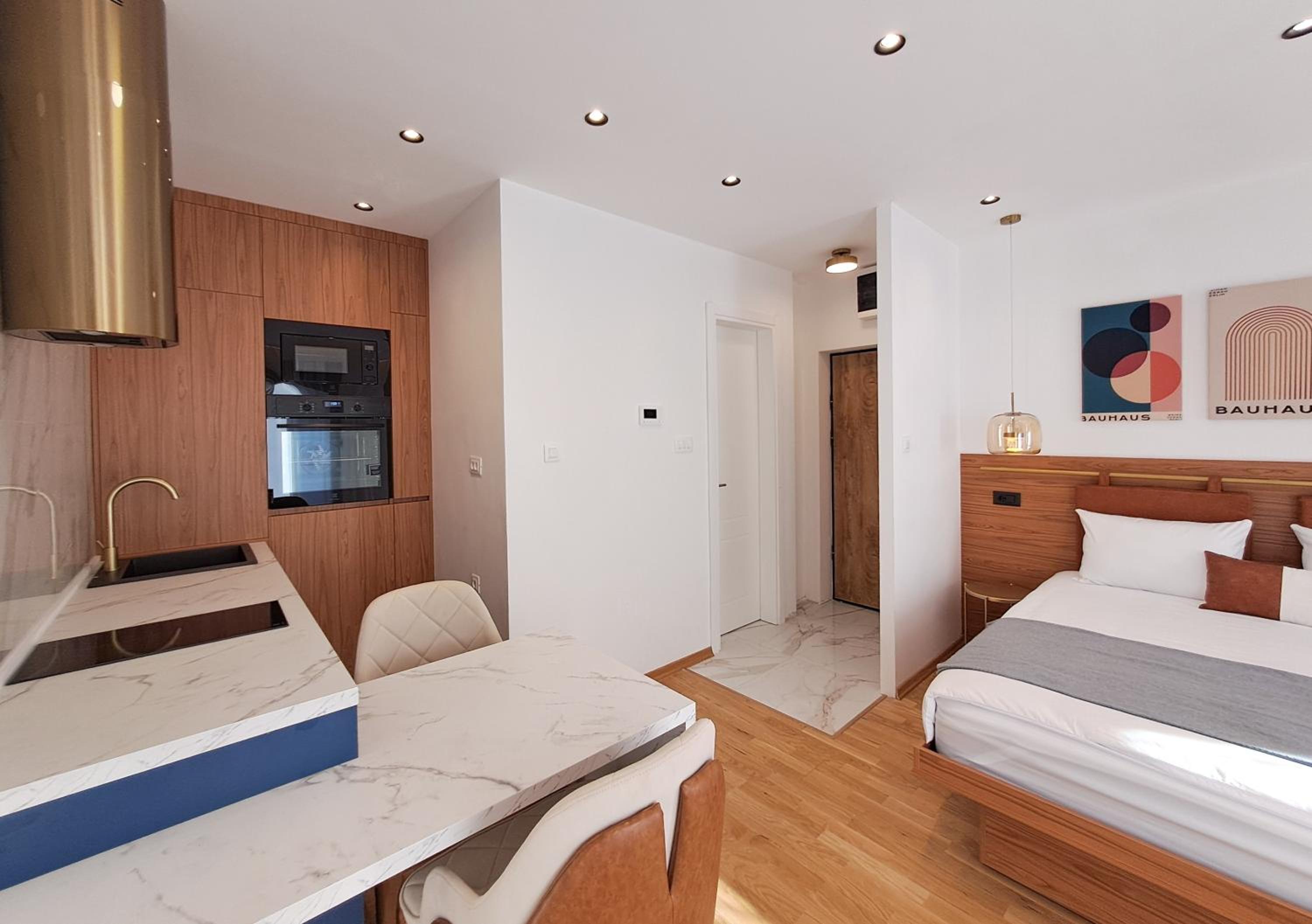One-Bedroom Apartment photo 2