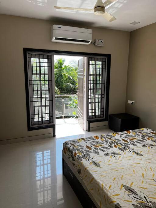 Three-Bedroom Villa photo 1