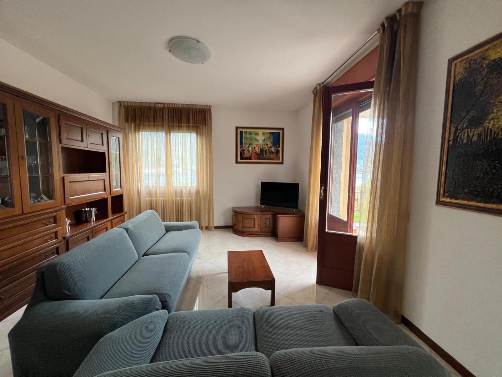 Three-Bedroom House photo 2