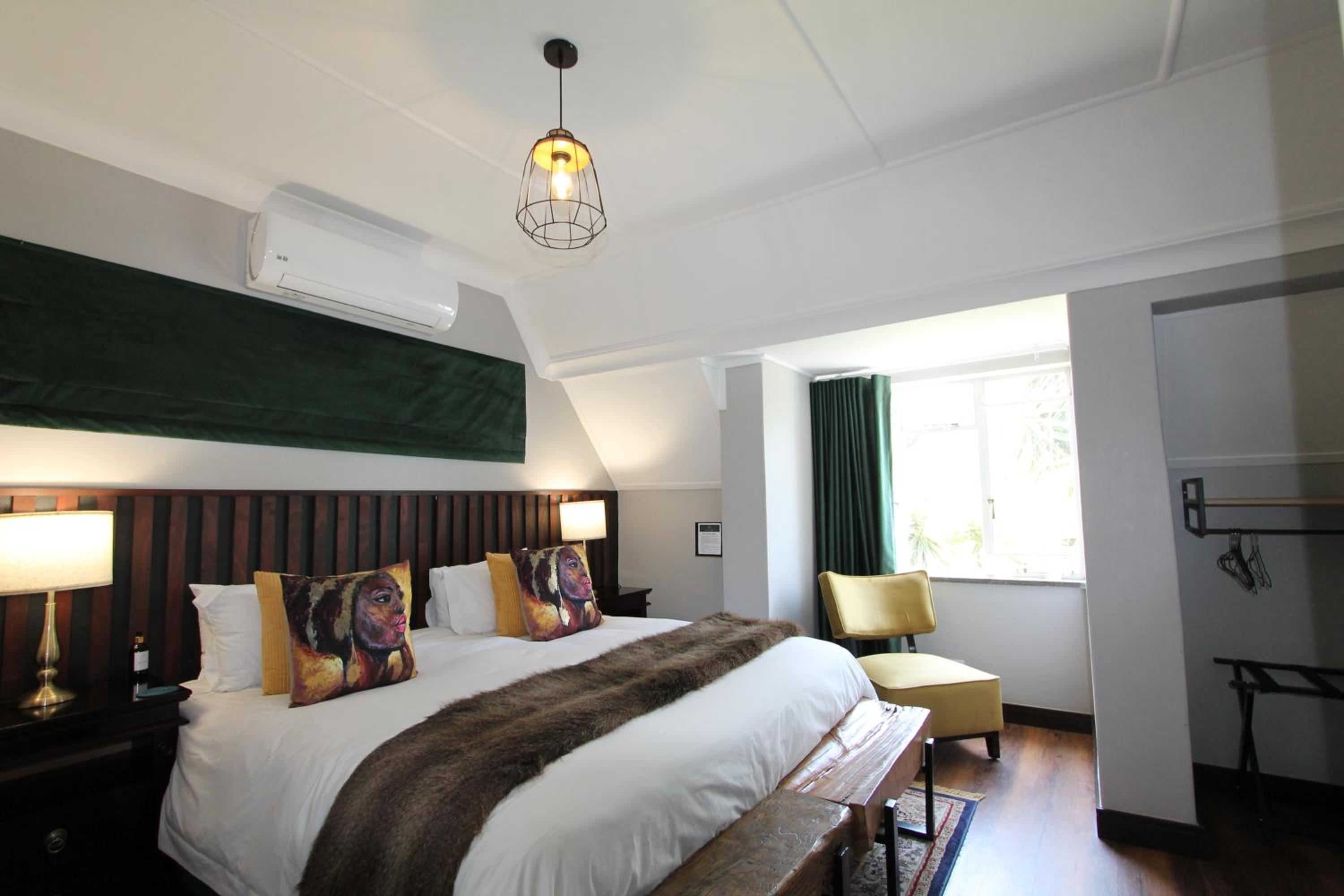 Classic King Room photo 2