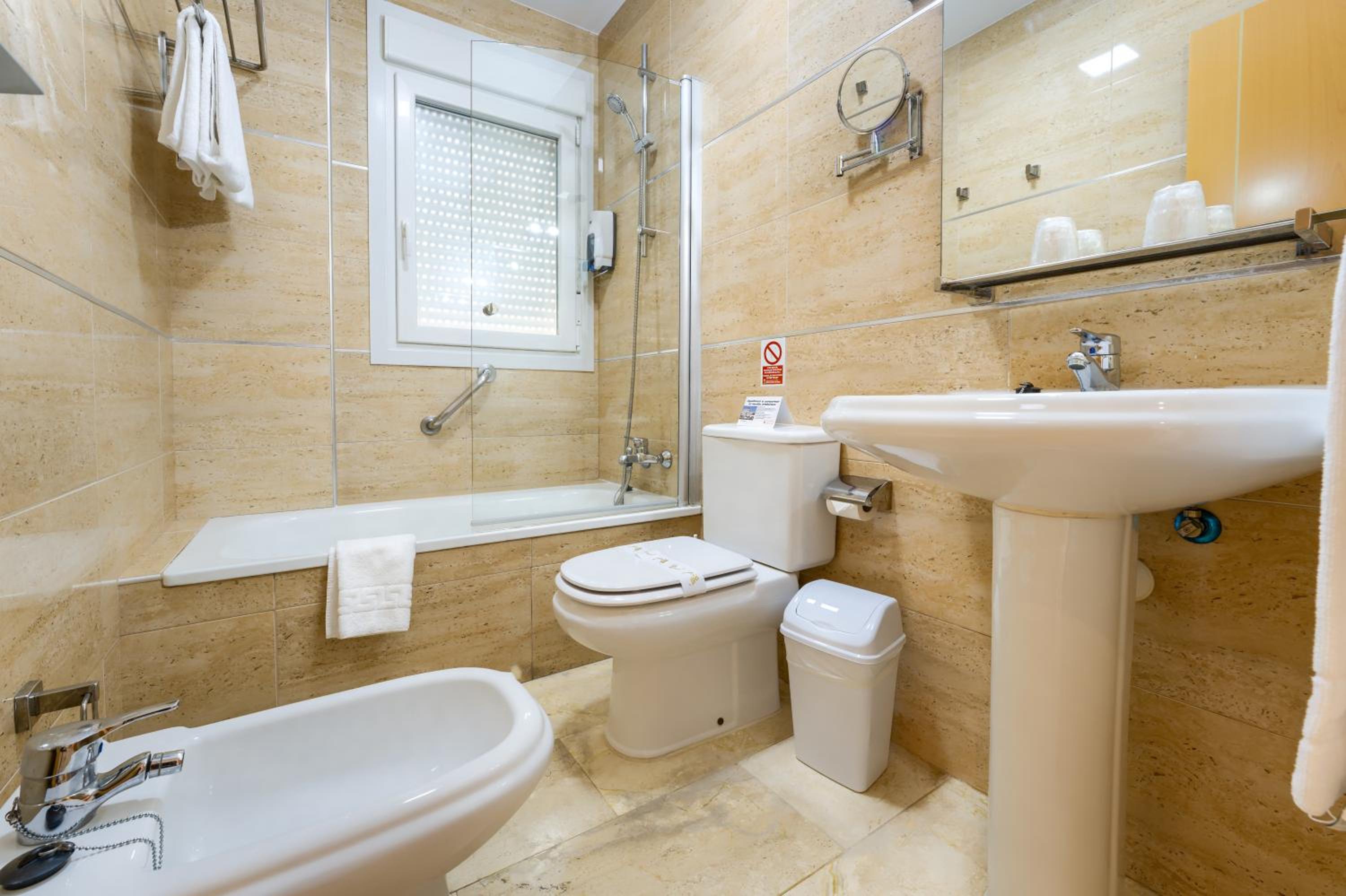 One-Bedroom Apartment (2 Adults) photo 3