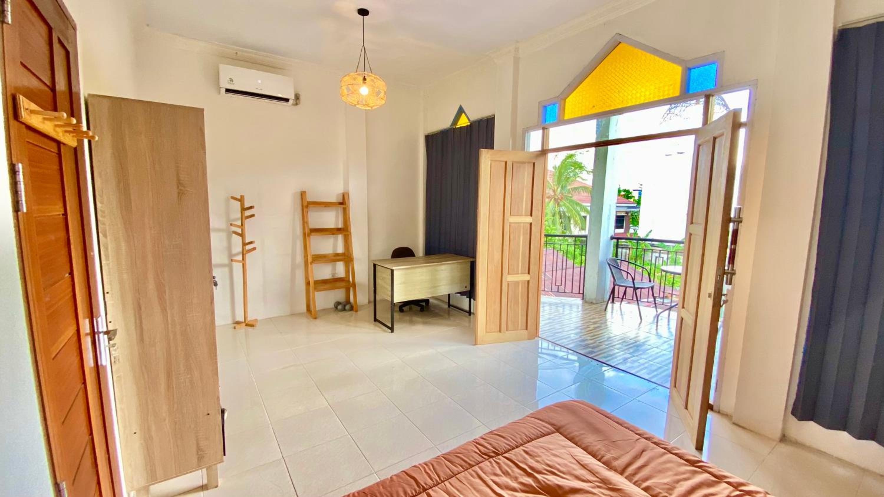 Two-Bedroom Apartment with Balcony photo 2