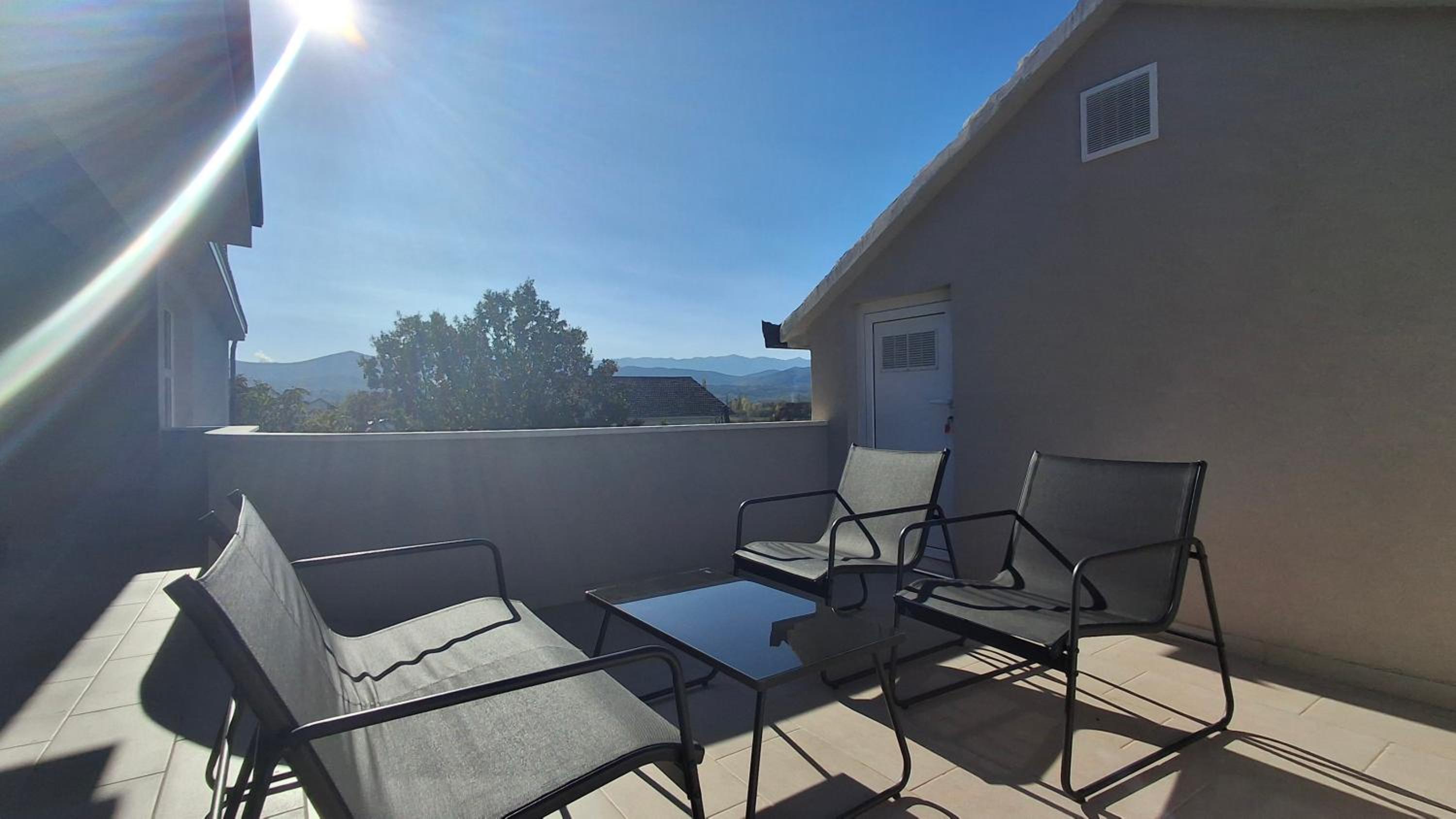 Villa photo 2