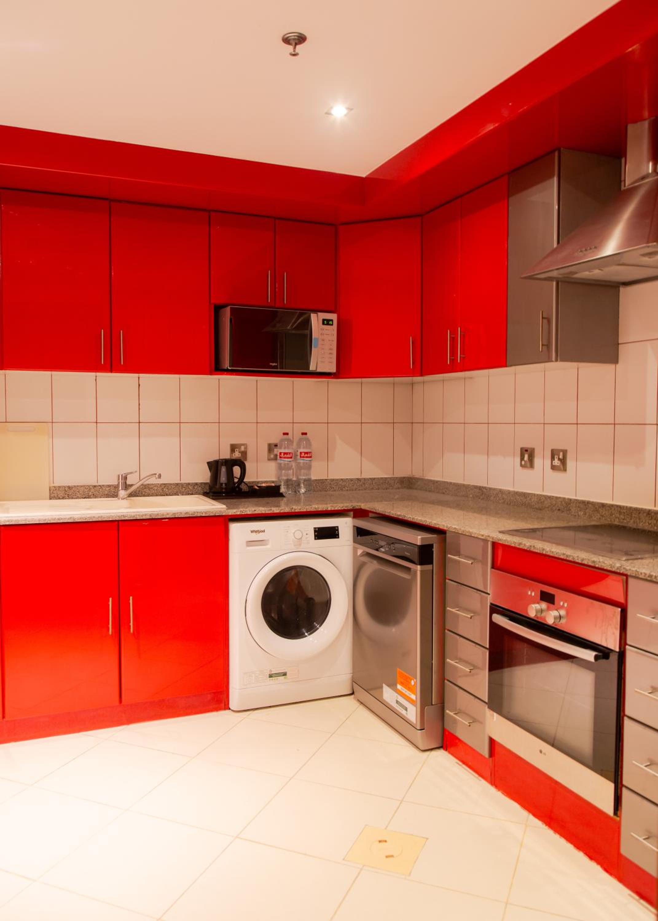 Three-Bedroom Standard Apartment - Photo 3