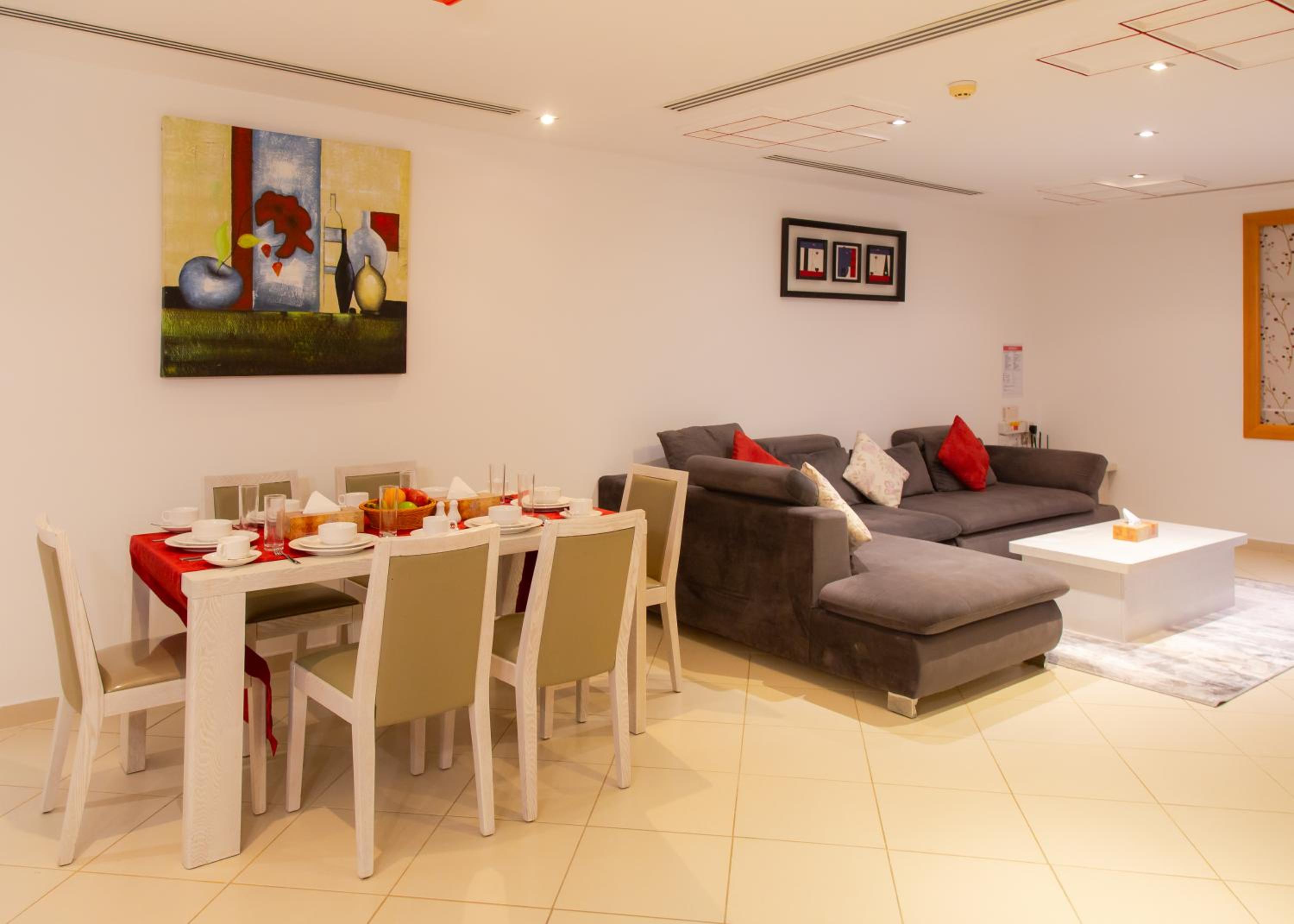 Three-Bedroom Standard Apartment - Photo 12