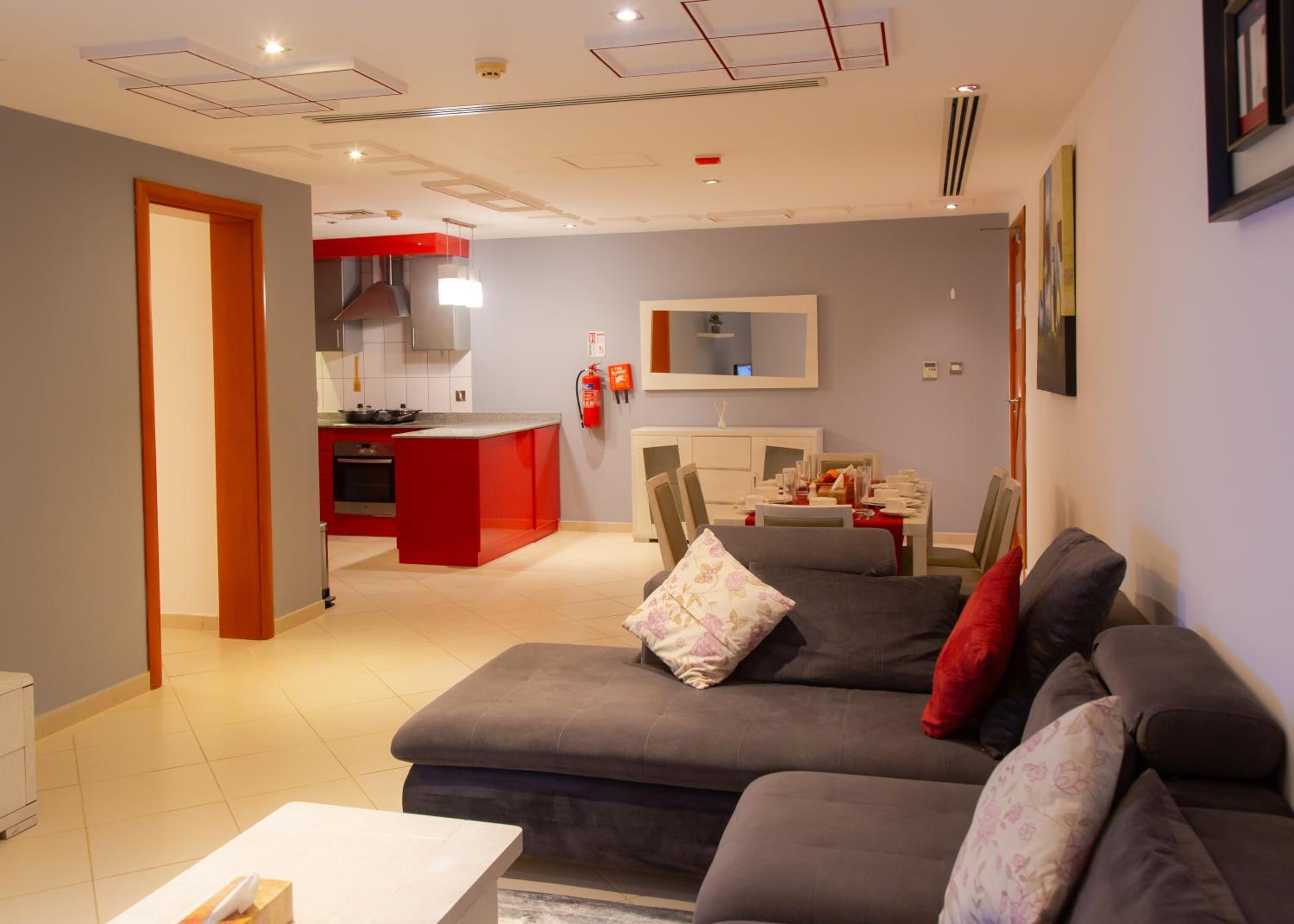 Three-Bedroom Standard Apartment - Photo 13
