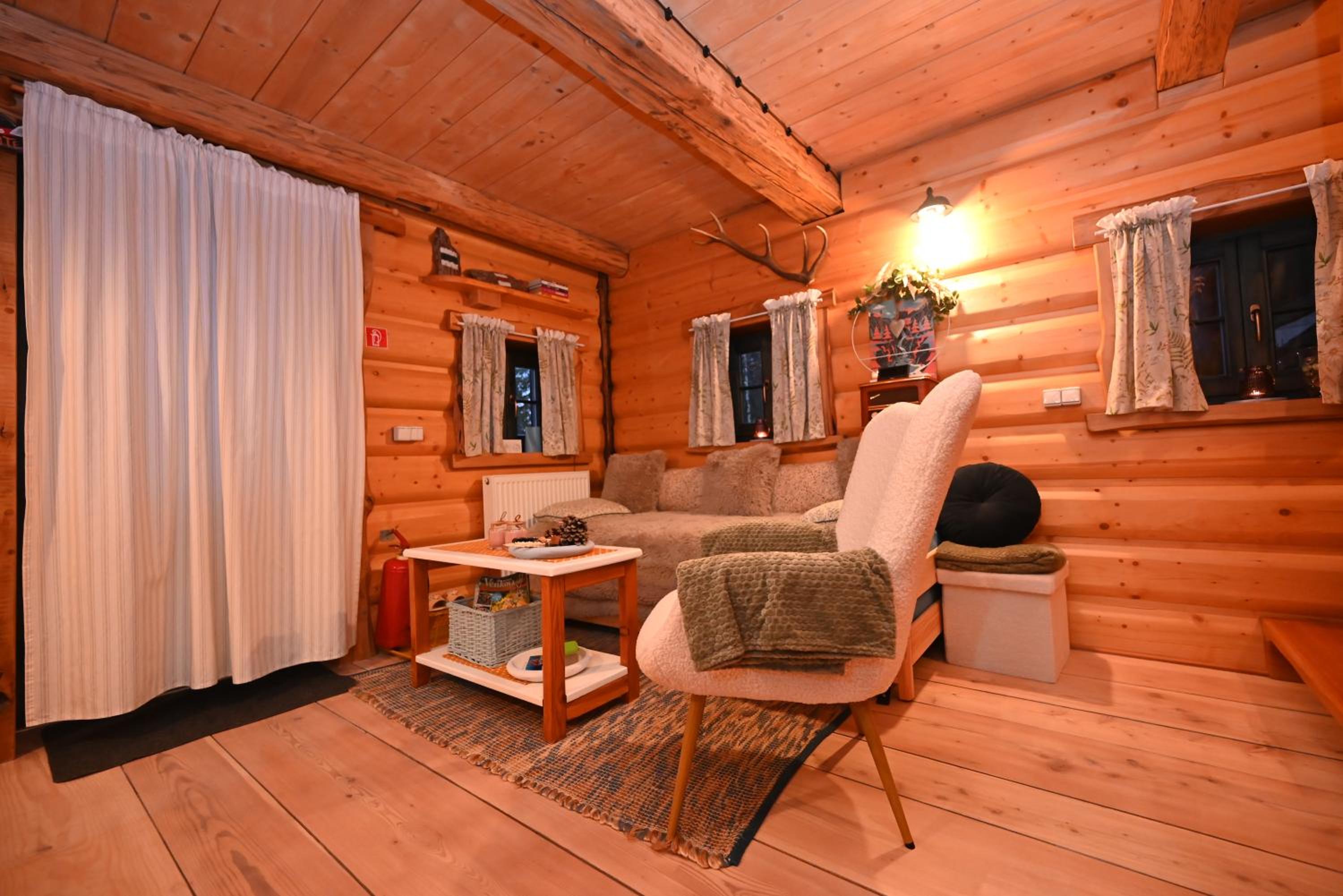 One-Bedroom House photo 1