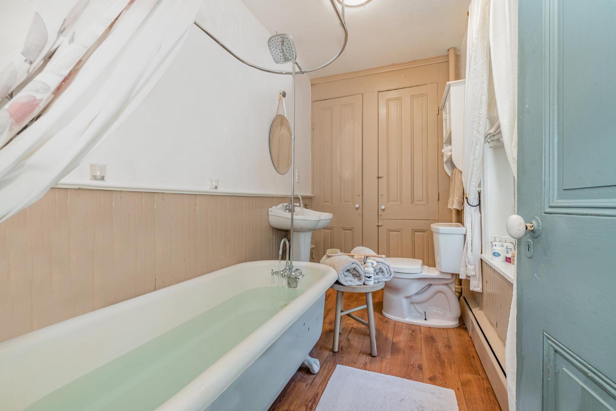 Deluxe Family Suite photo 2
