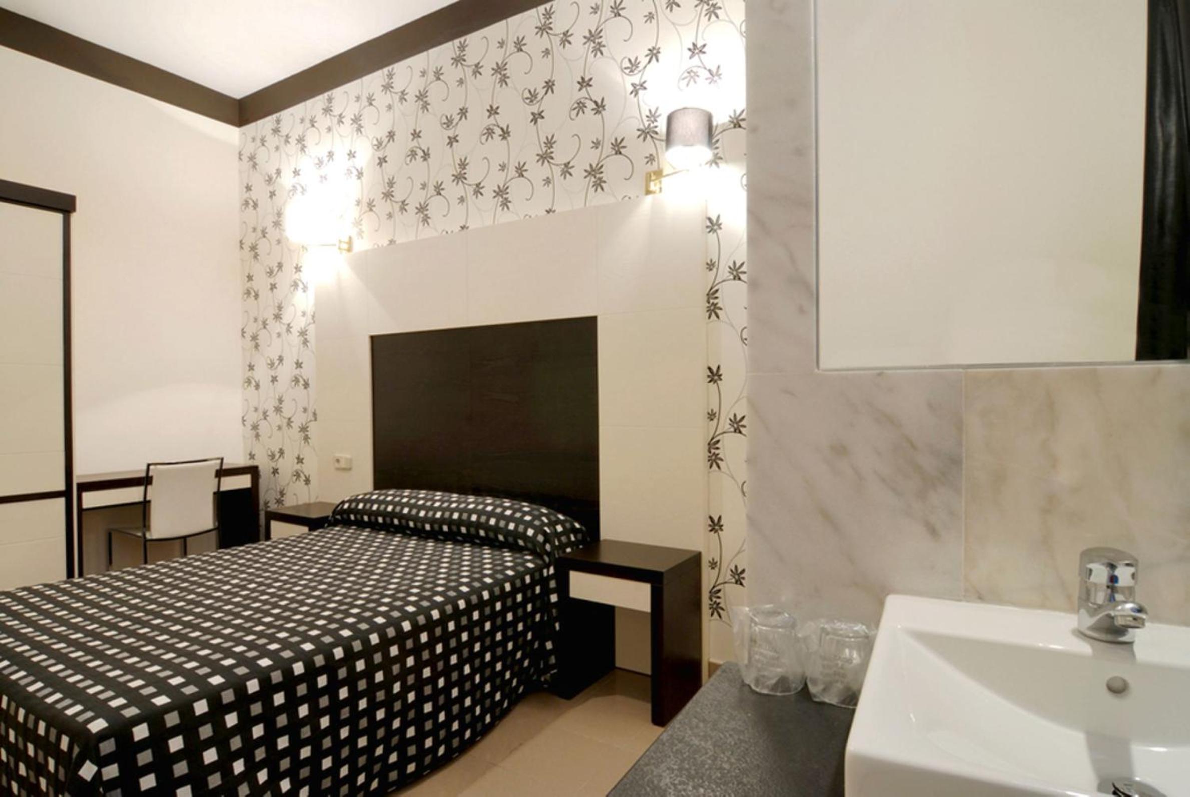 Single Room photo 3