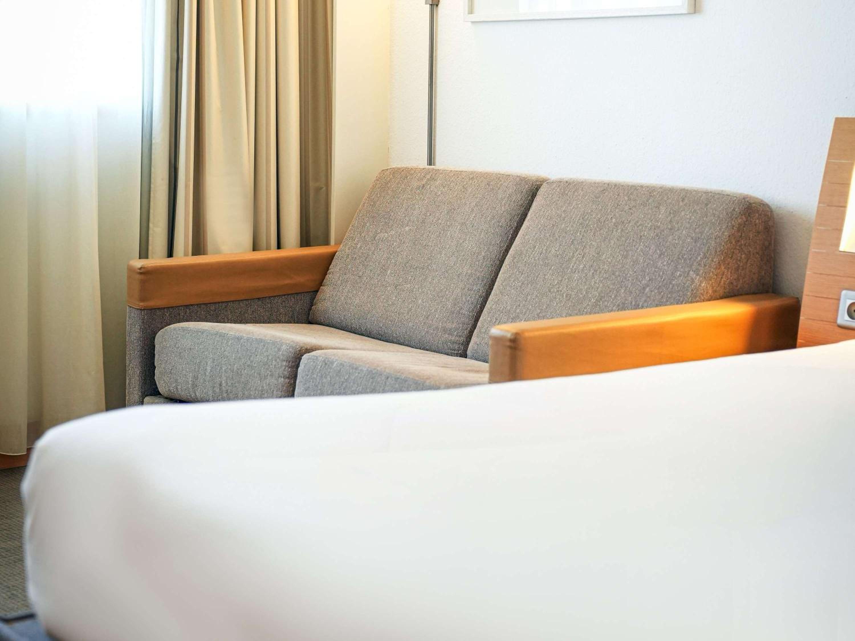 Executive Room with 1 Double Bed and 1 Sofa photo 3