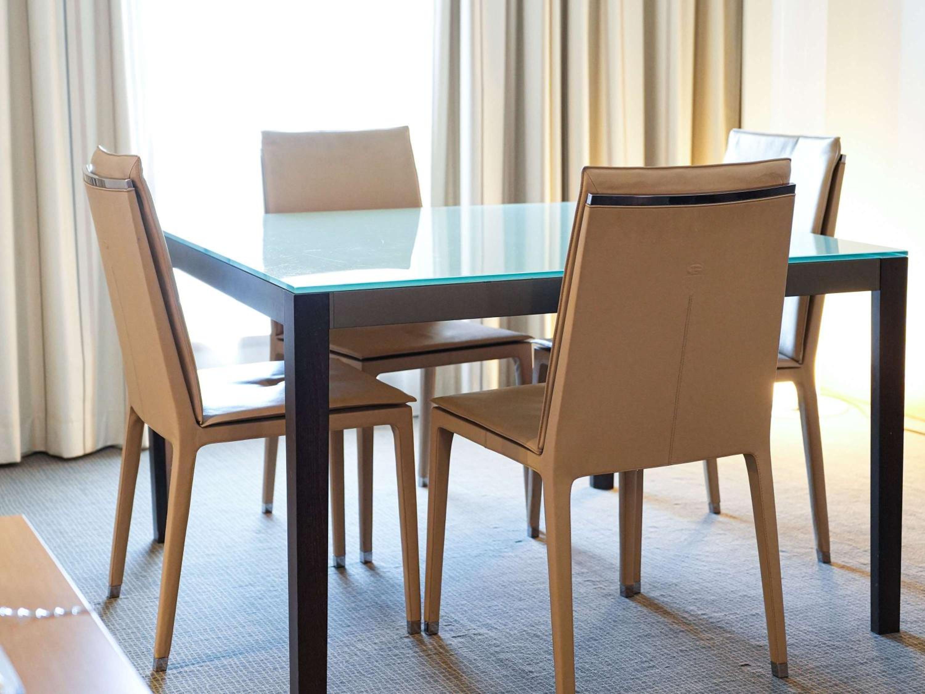 Executive Suite - Photo 7