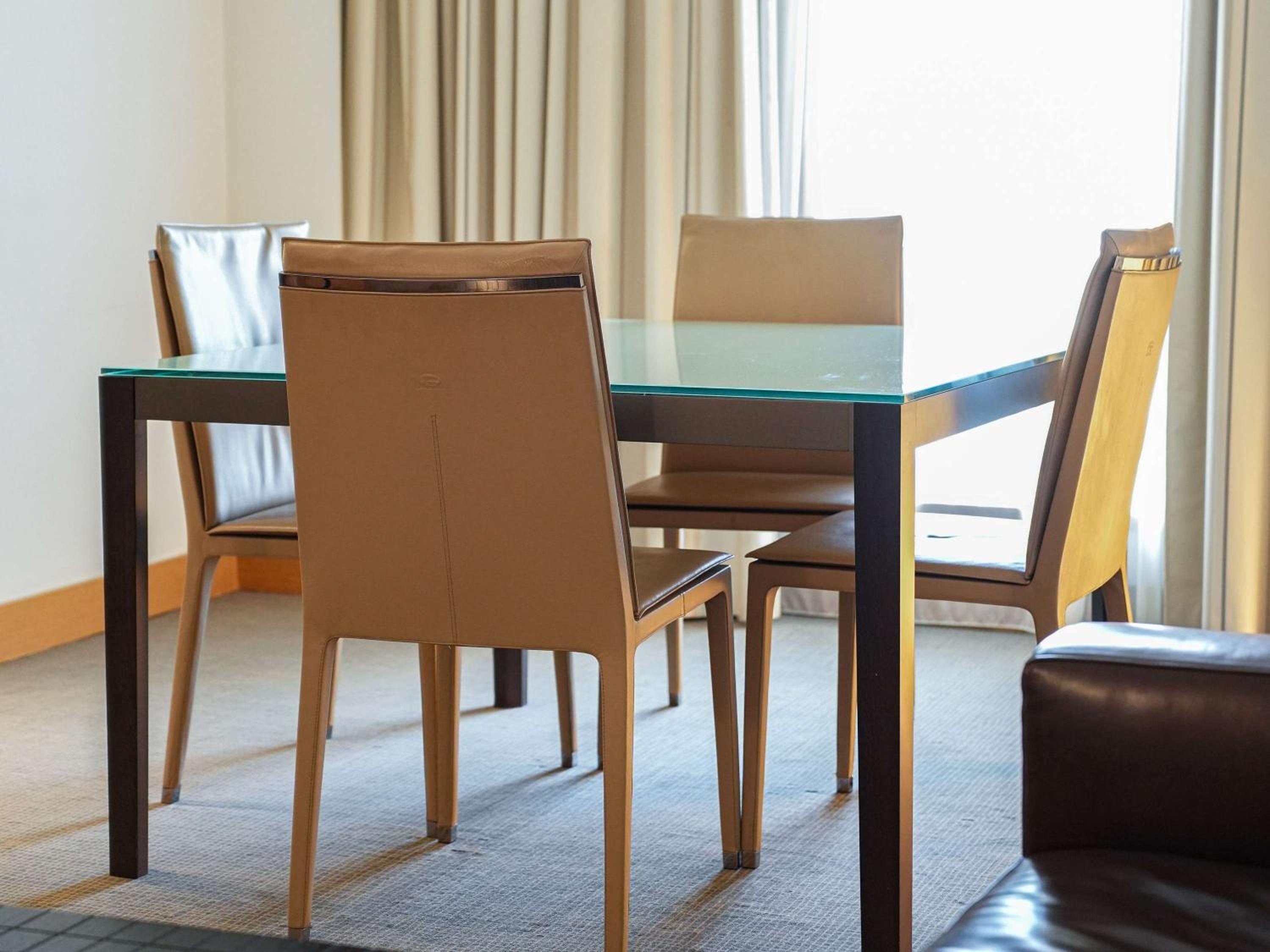 Executive Suite - Photo 10