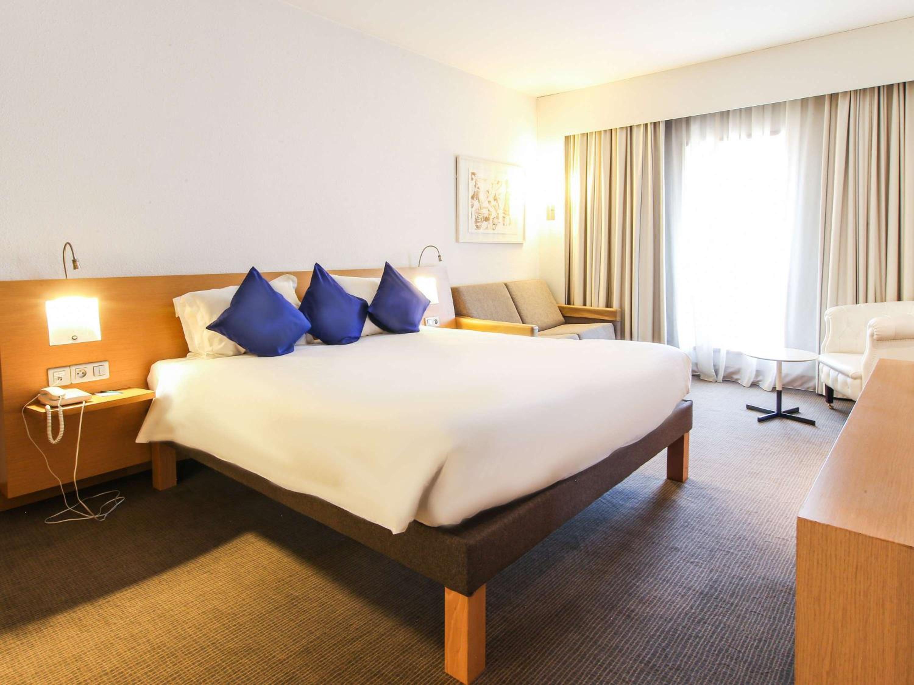 Executive Suite - Photo 12