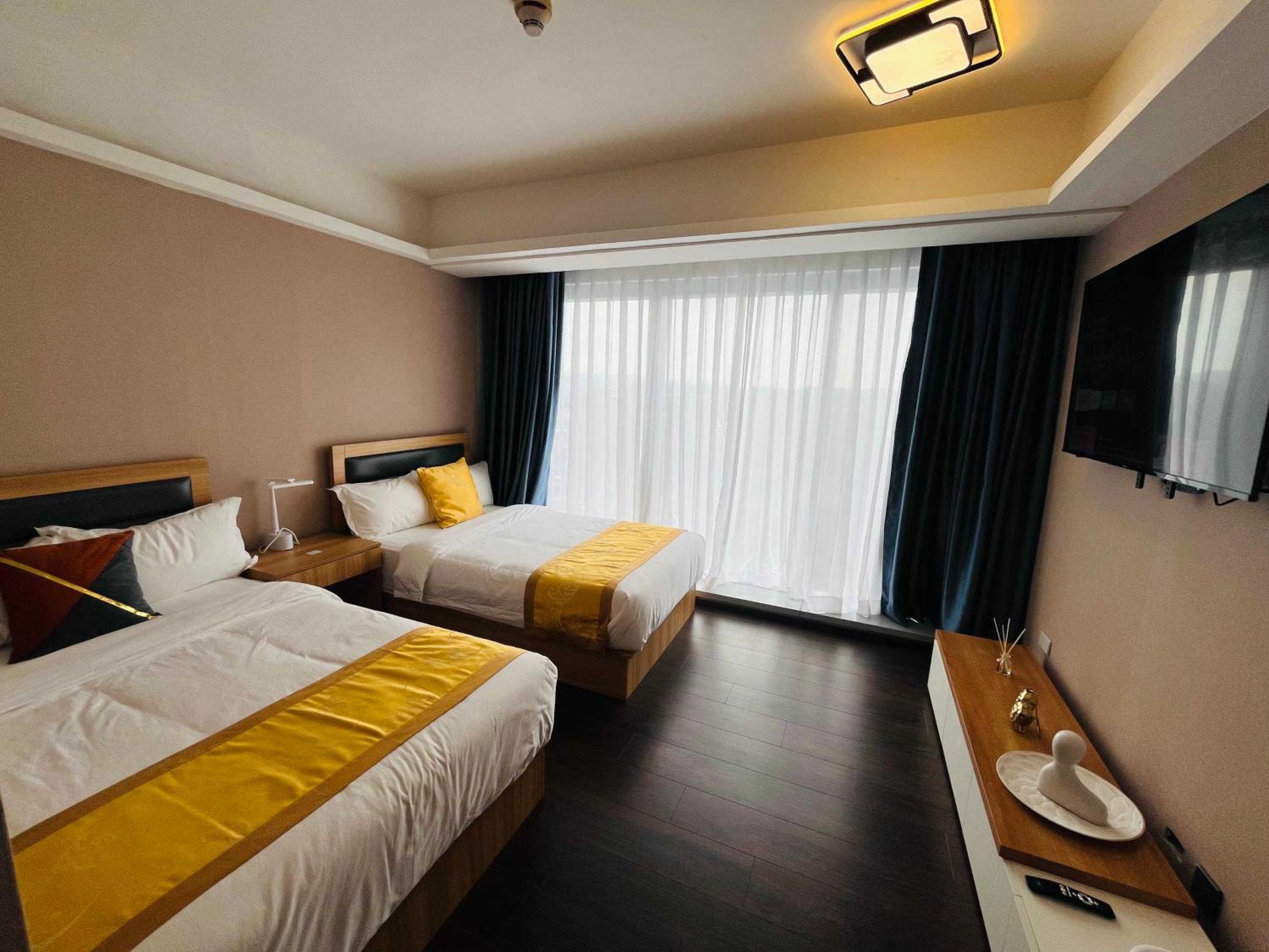 Deluxe Suite