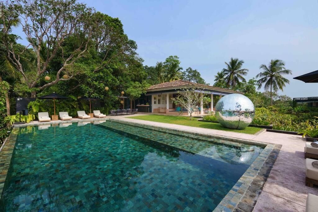 Villa - Beach Front photo 1