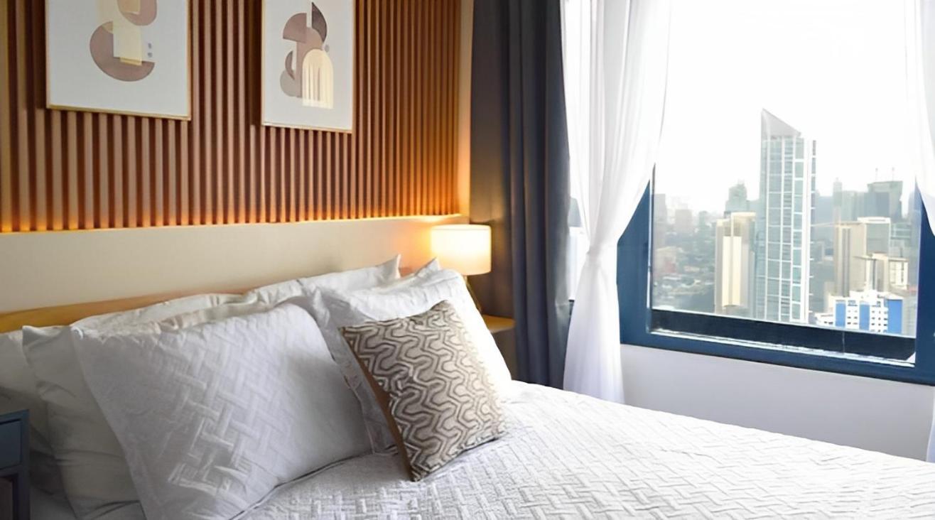 Apartment with City View