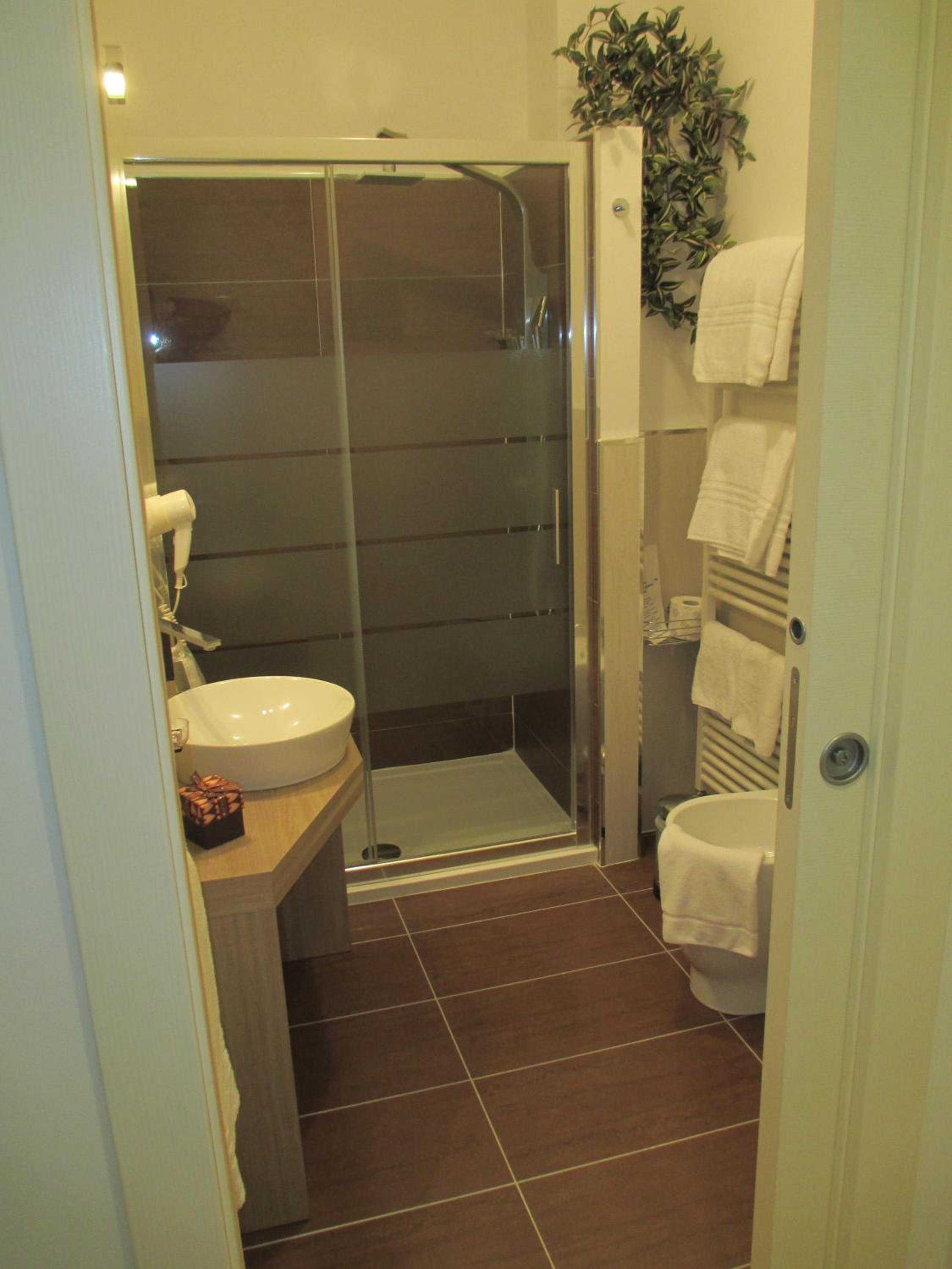 Triple Room - Photo 14