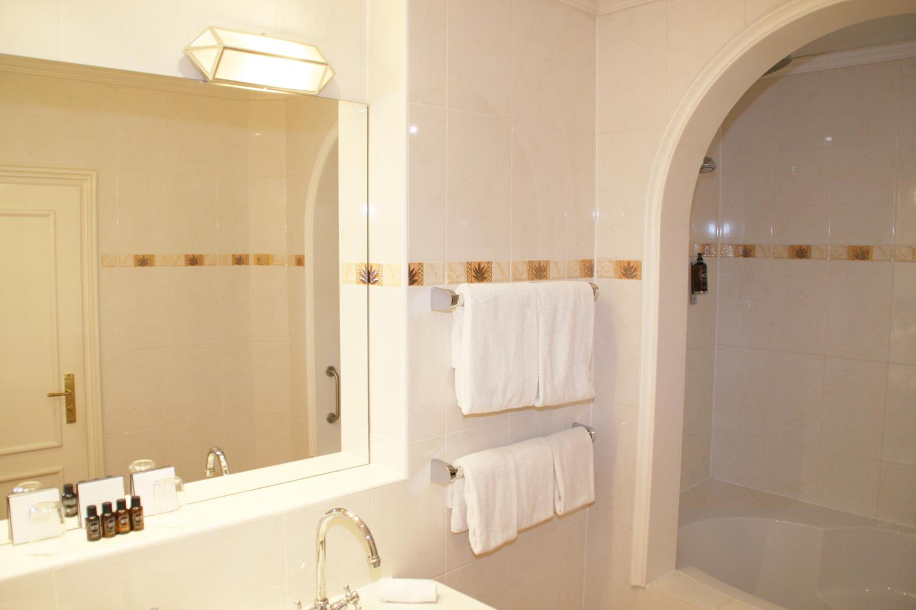 Duplex Suite - Photo 3