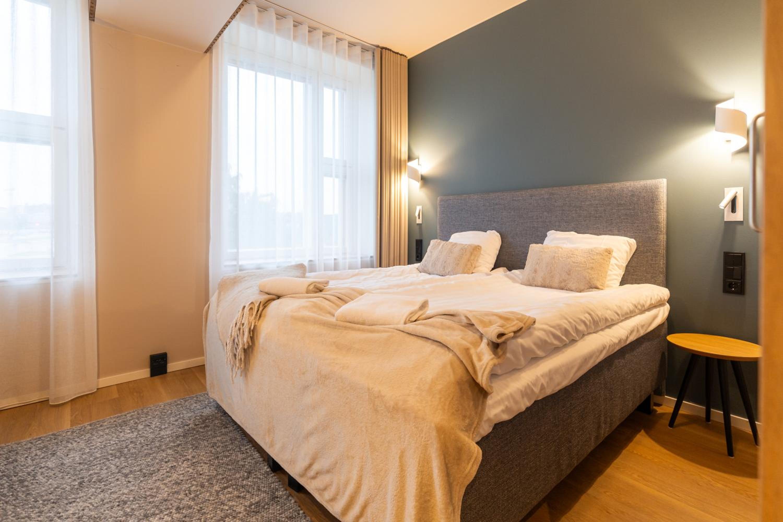 Double or Twin Room with City View photo 2