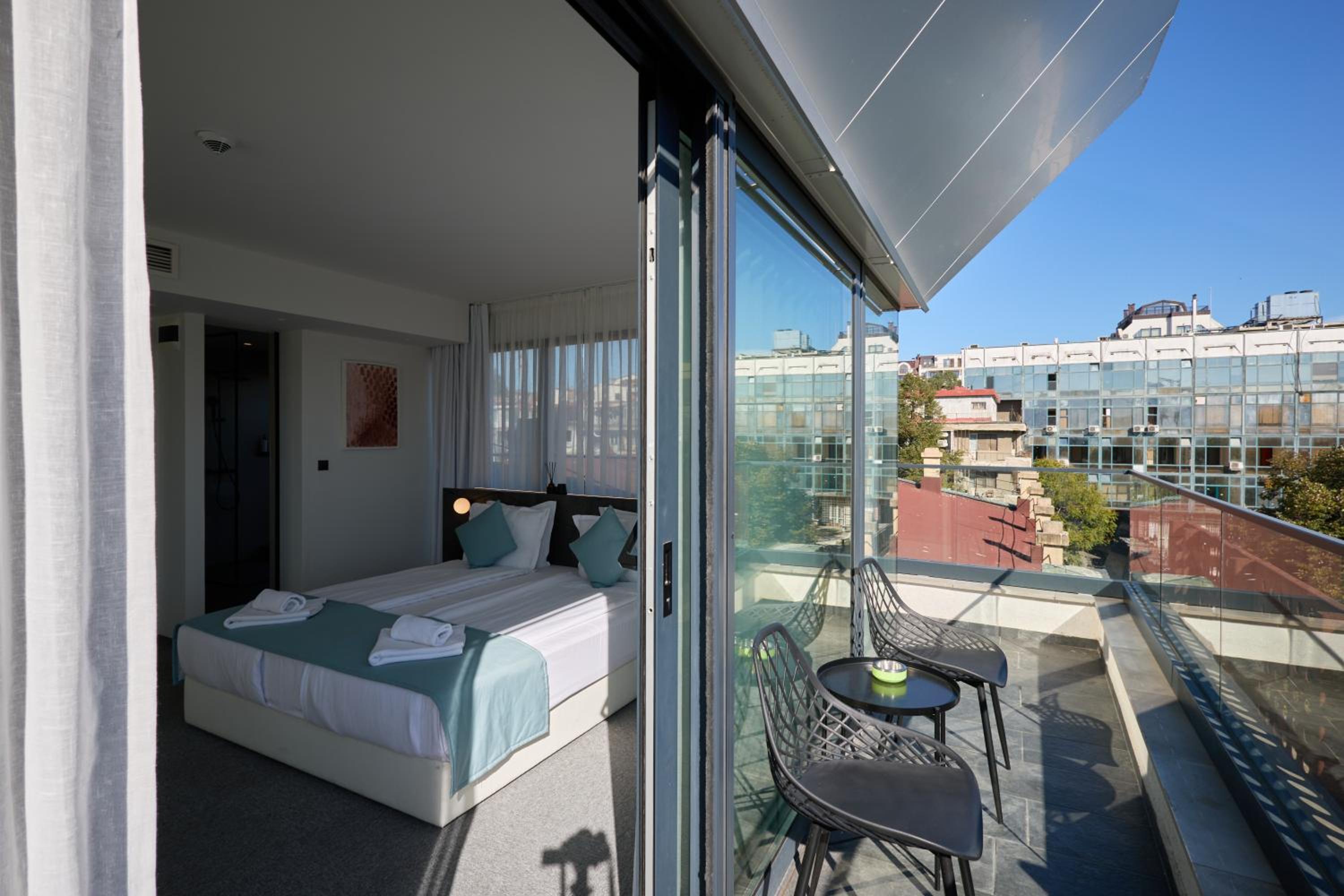 Deluxe Double Room with Balcony photo 2