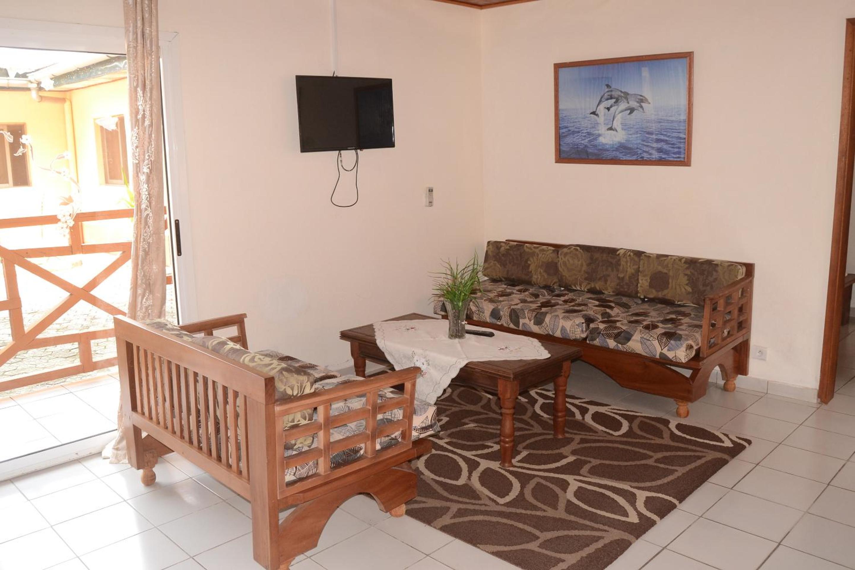 One-Bedroom Family Apartment photo 2