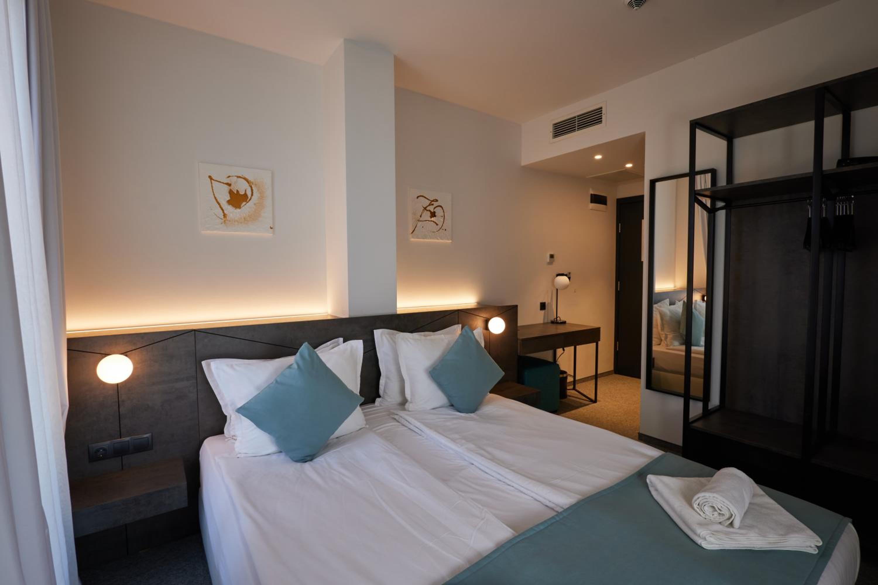 Economy Double Room photo 2