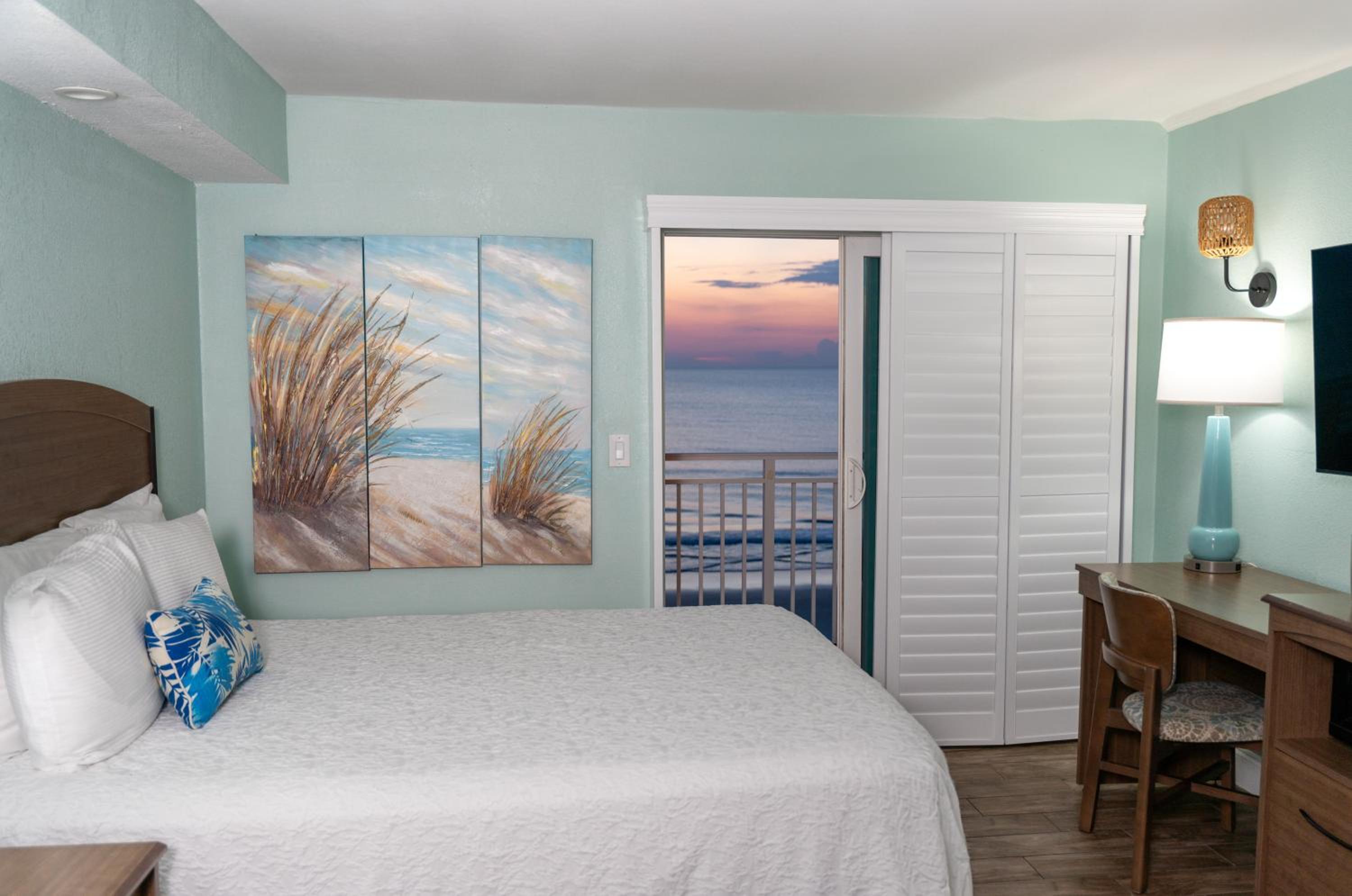 Quadruple Room with Balcony - Photo 1
