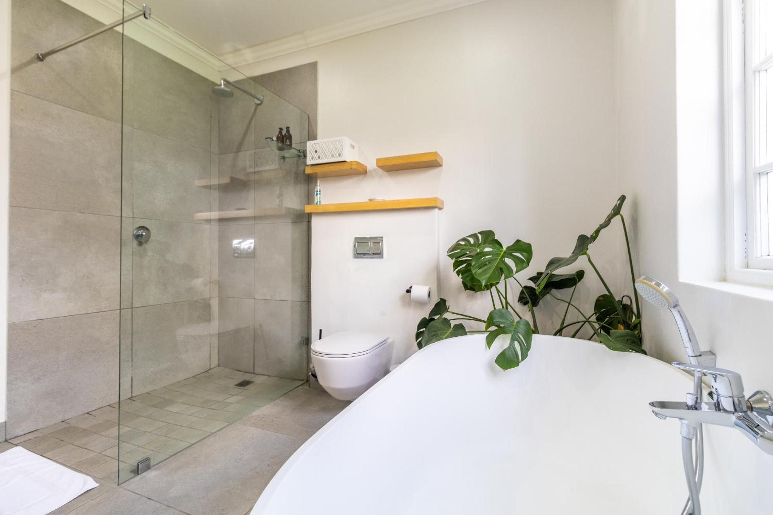 Three-Bedroom House - Photo 6