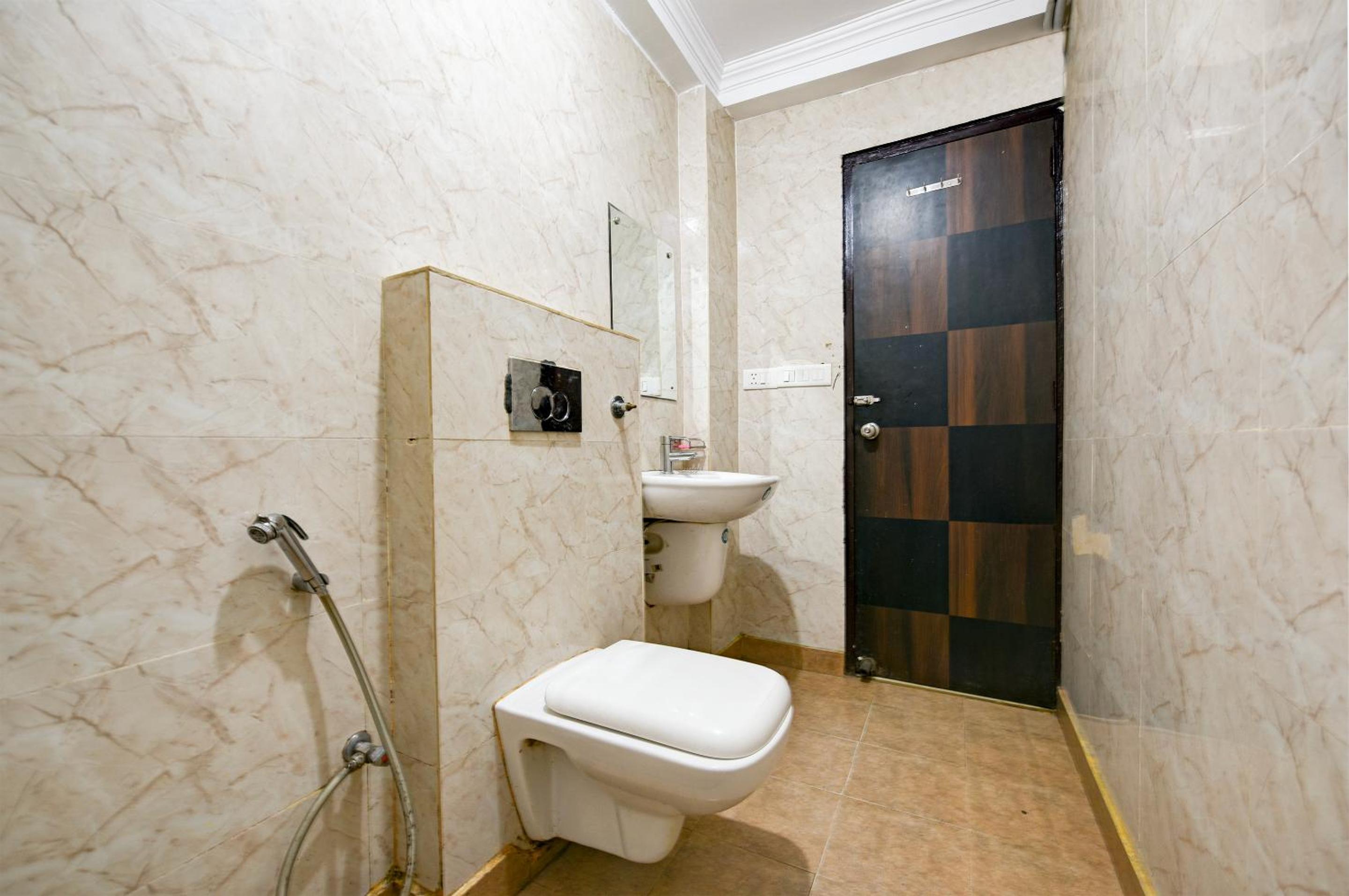 Superior Quadruple Room - Photo 10