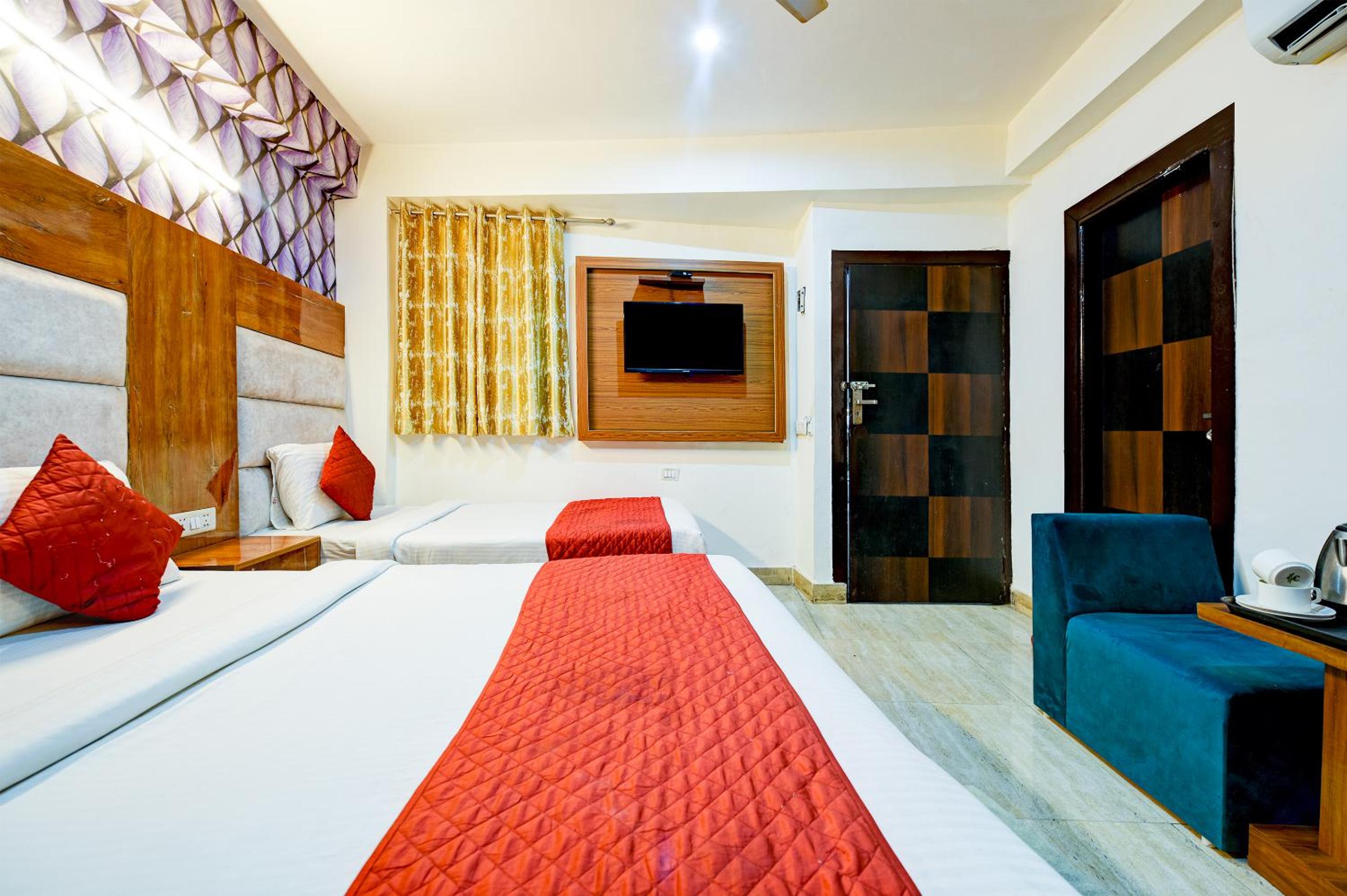Superior Quadruple Room - Photo 1