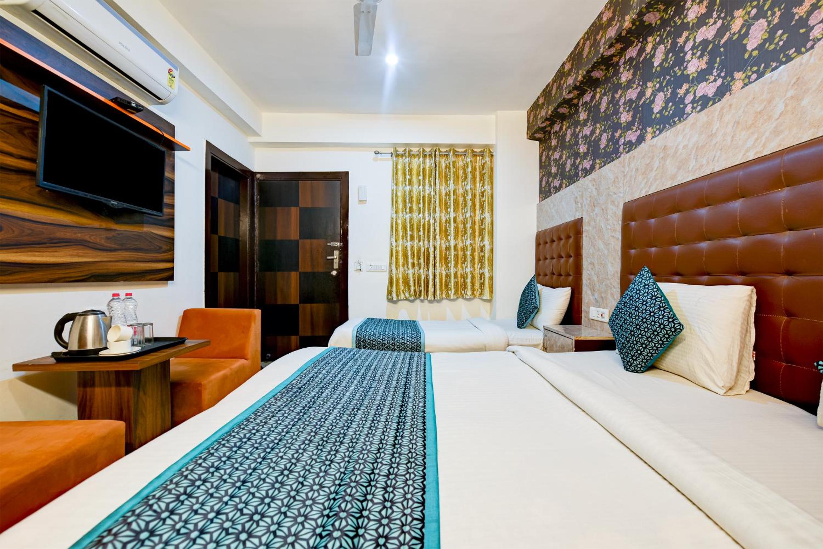 Superior Quadruple Room - Photo 4