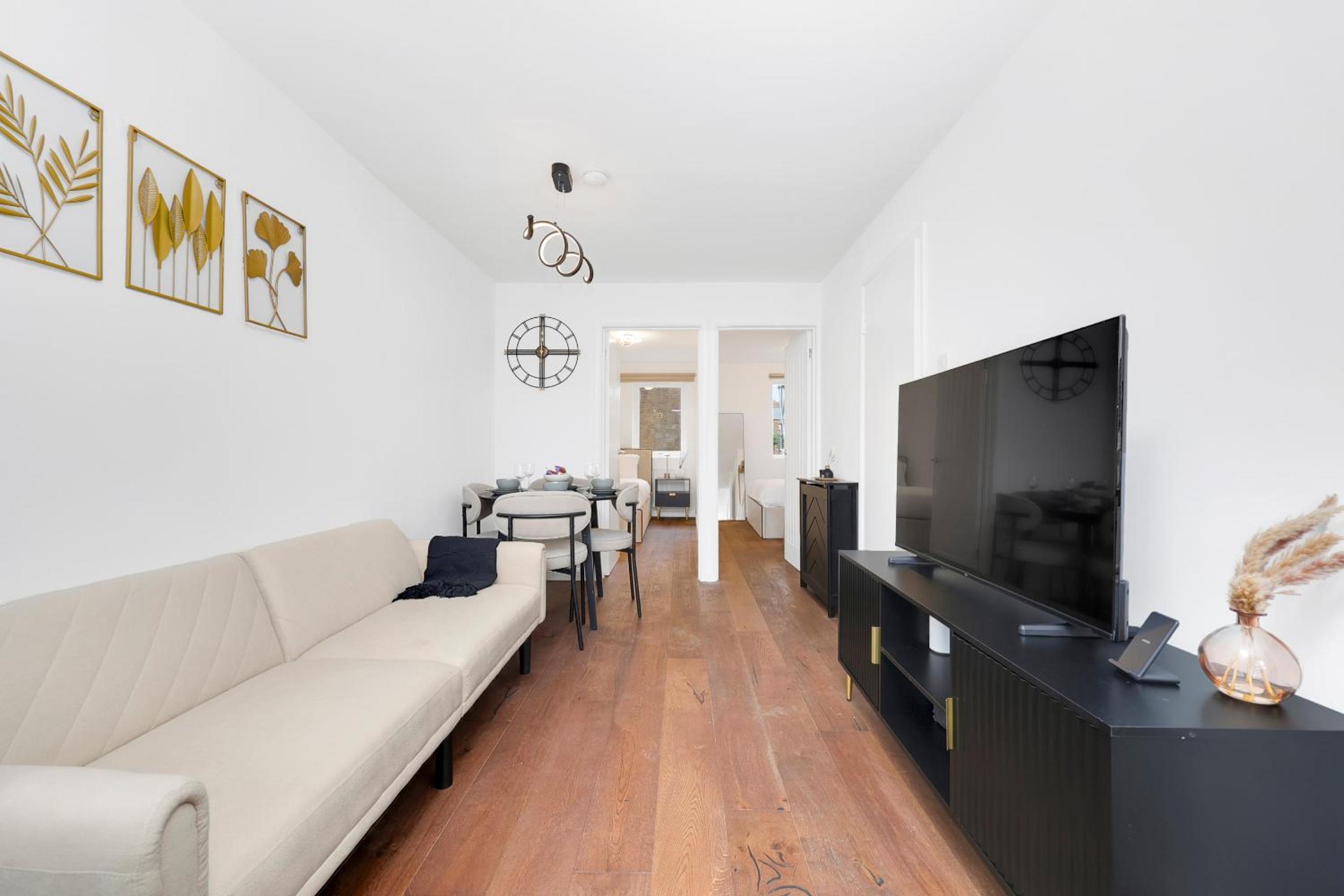 Two-Bedroom Apartment photo 2